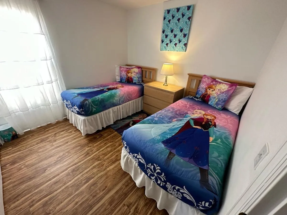 Bed in Beautiful Villa Near Disney Private Pool
