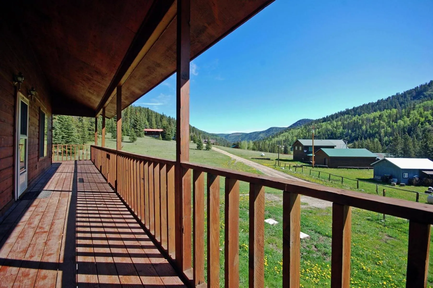 Artz Valley Cabin - WiFi - Satellite - Washer - Dryer - Wrap Around Deck - Wood Burning Fireplace - Secluded Setting