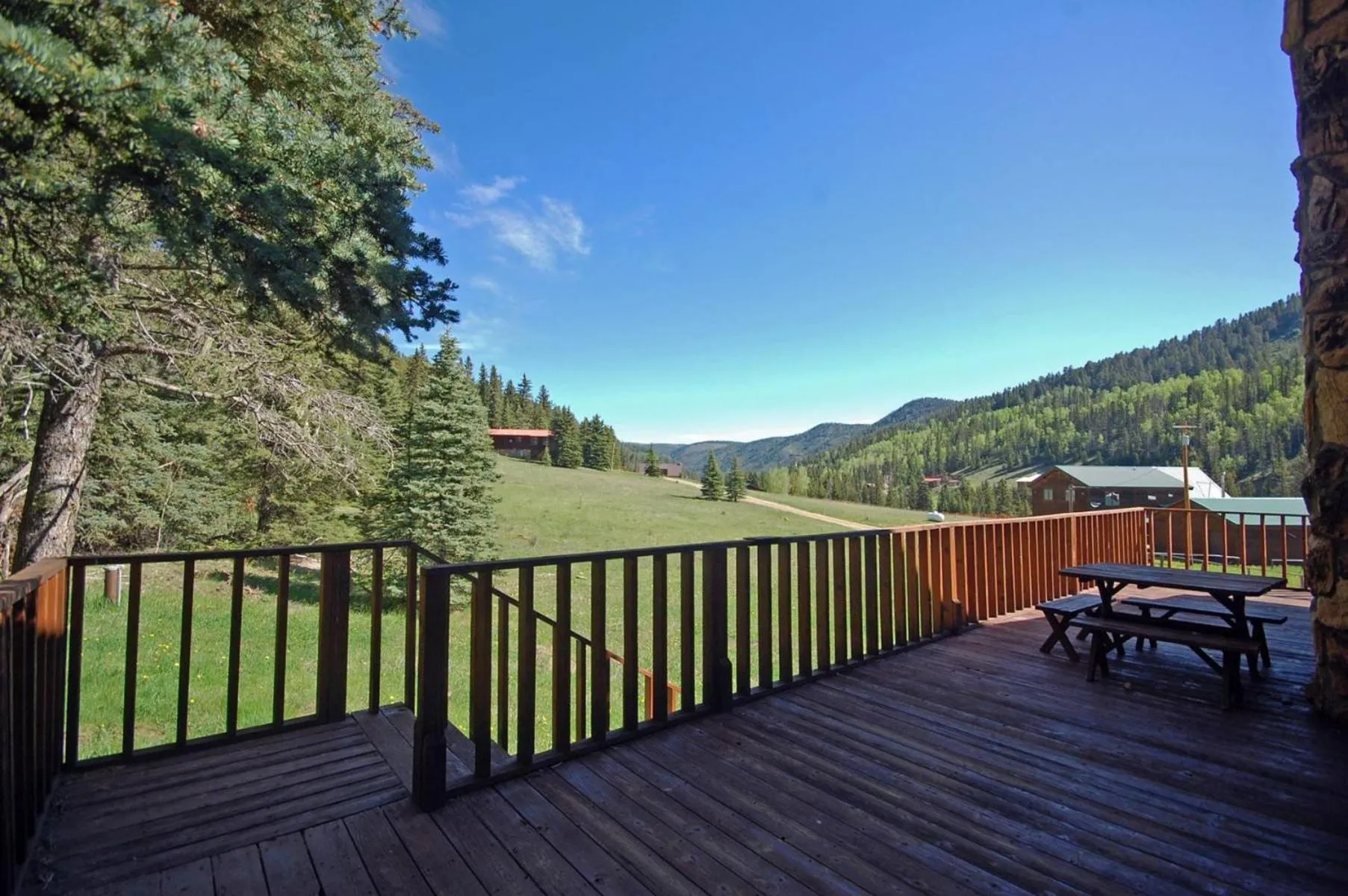 Artz Valley Cabin - WiFi - Satellite - Washer - Dryer - Wrap Around Deck - Wood Burning Fireplace - Secluded Setting