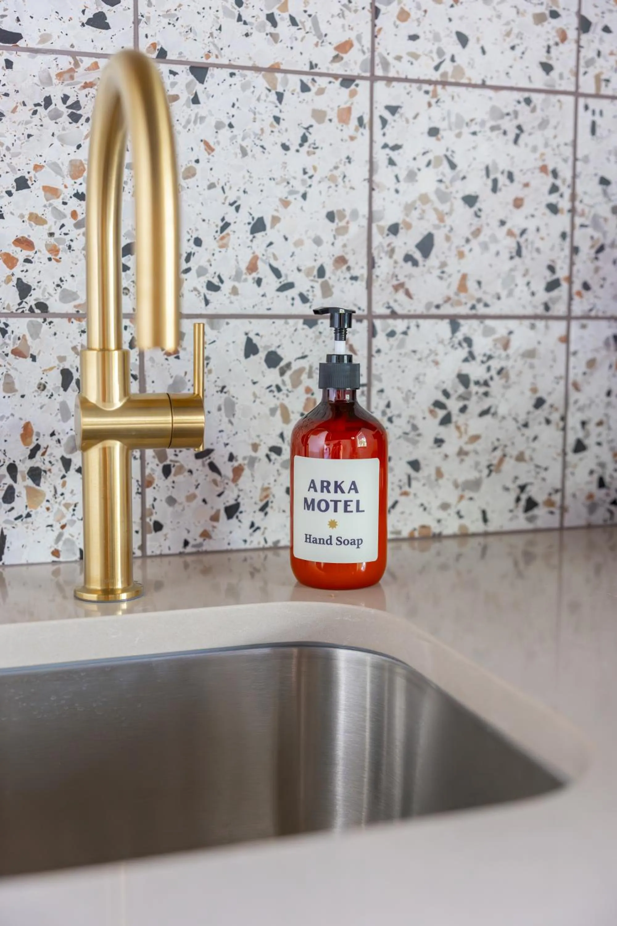 Kitchen or kitchenette in Arka Motel