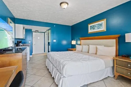 Ocean View Hotel Room with Balcony- King Bed #19