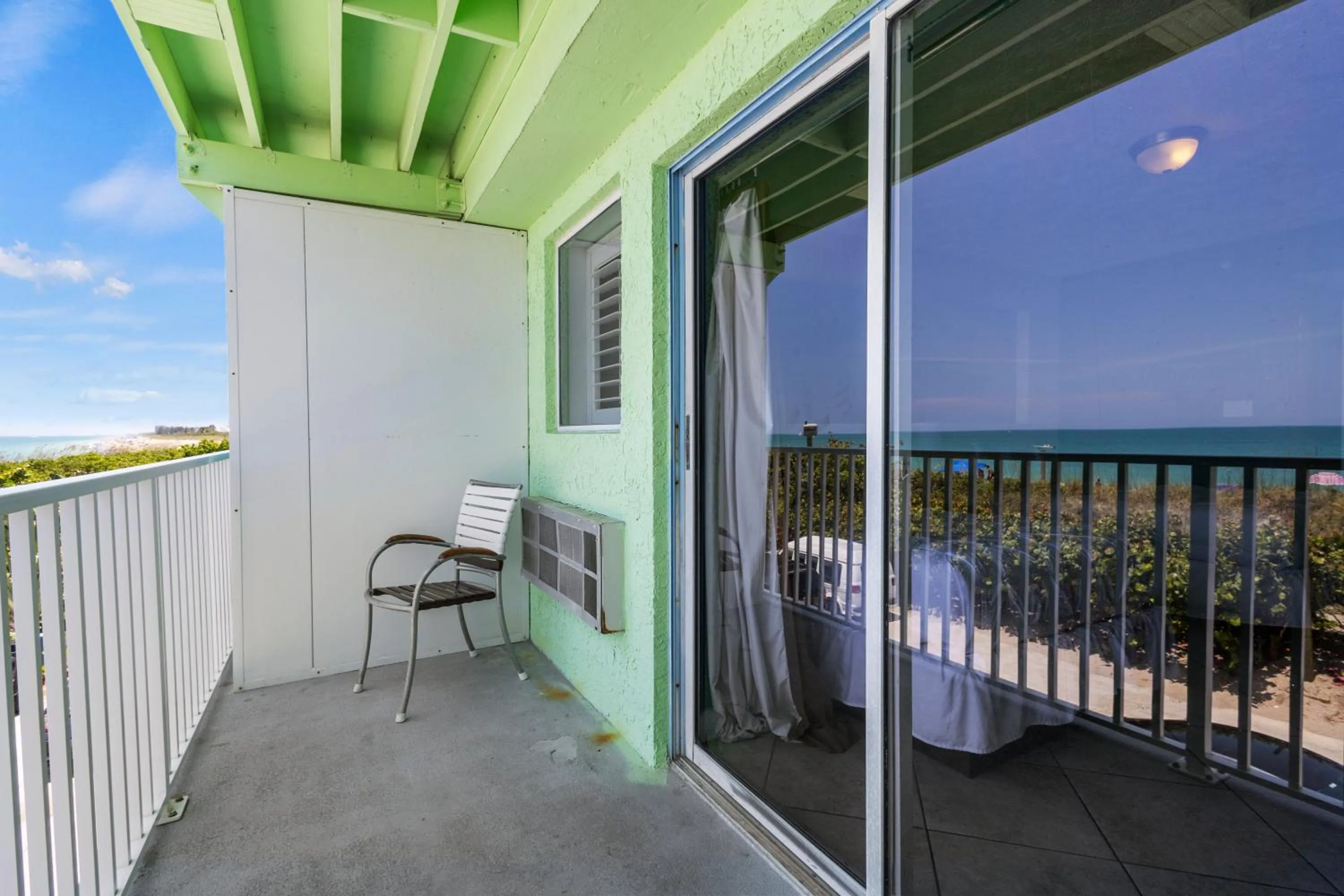 Oceanfront Inn, Private Balcony, 2 Full Beds #16