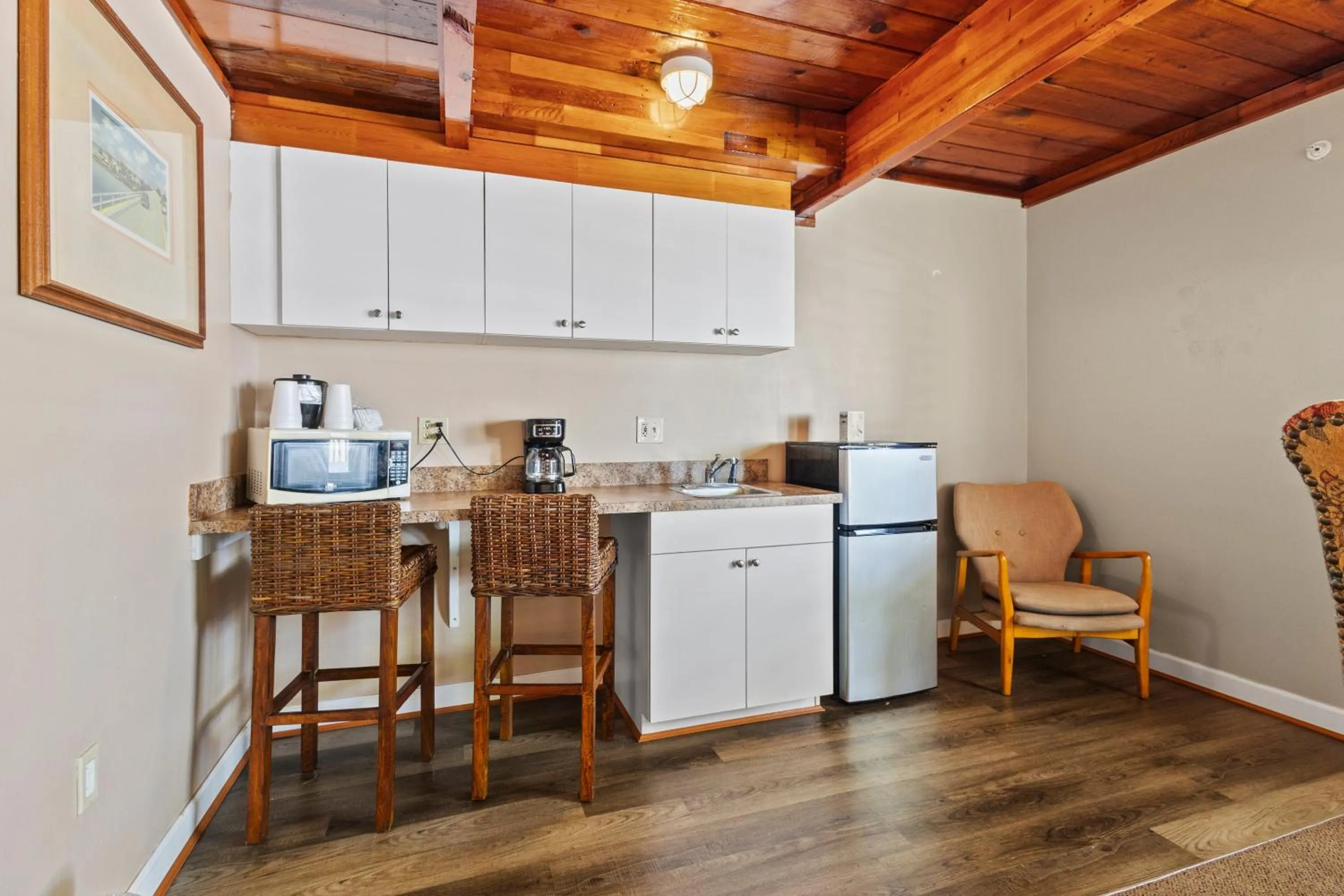 Fort Pierce Oceanfront Inn- Suite- King Bed #6