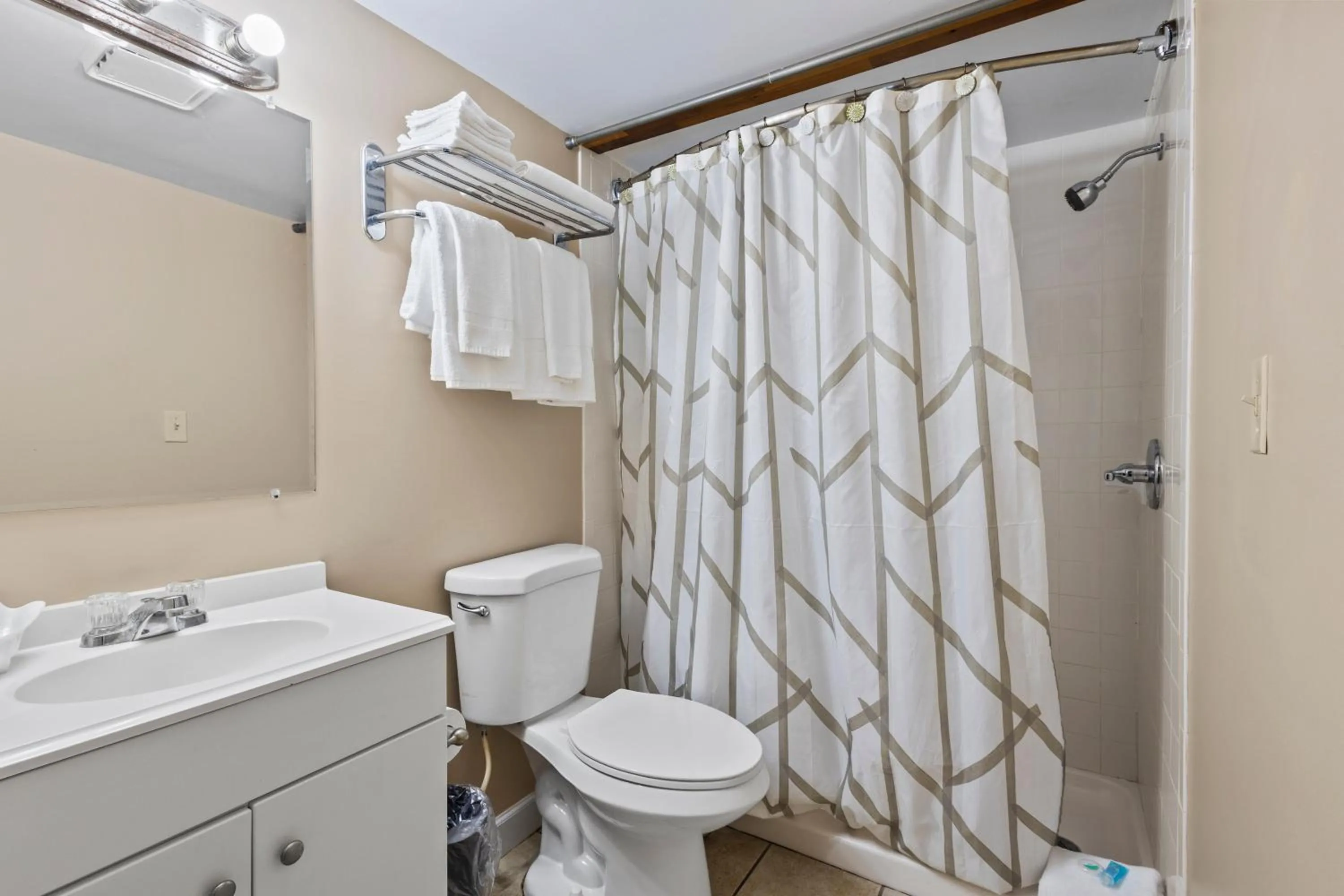 Fort Pierce Oceanfront Inn- Suite- King Bed #6