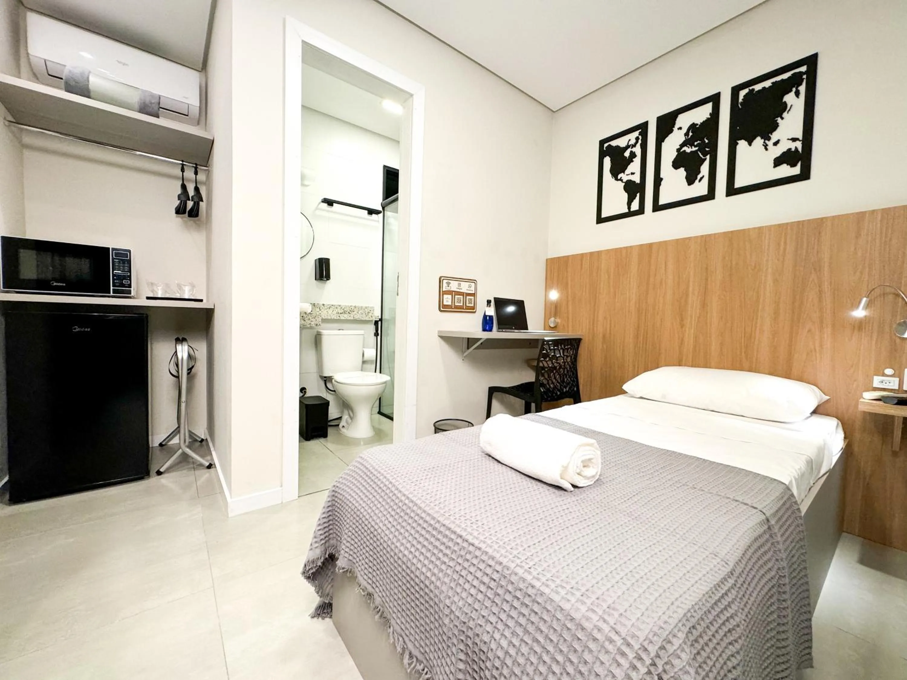 Photo of the whole room, Bed in Hotel São José