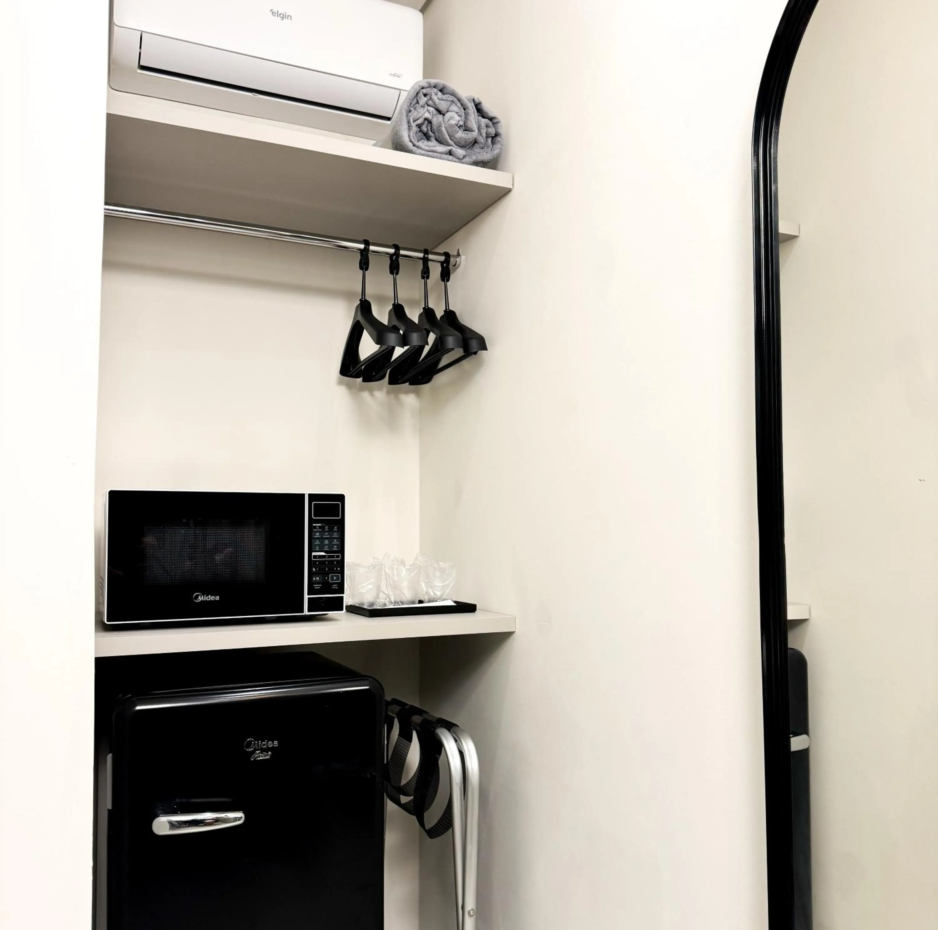 microwave in Hotel São José