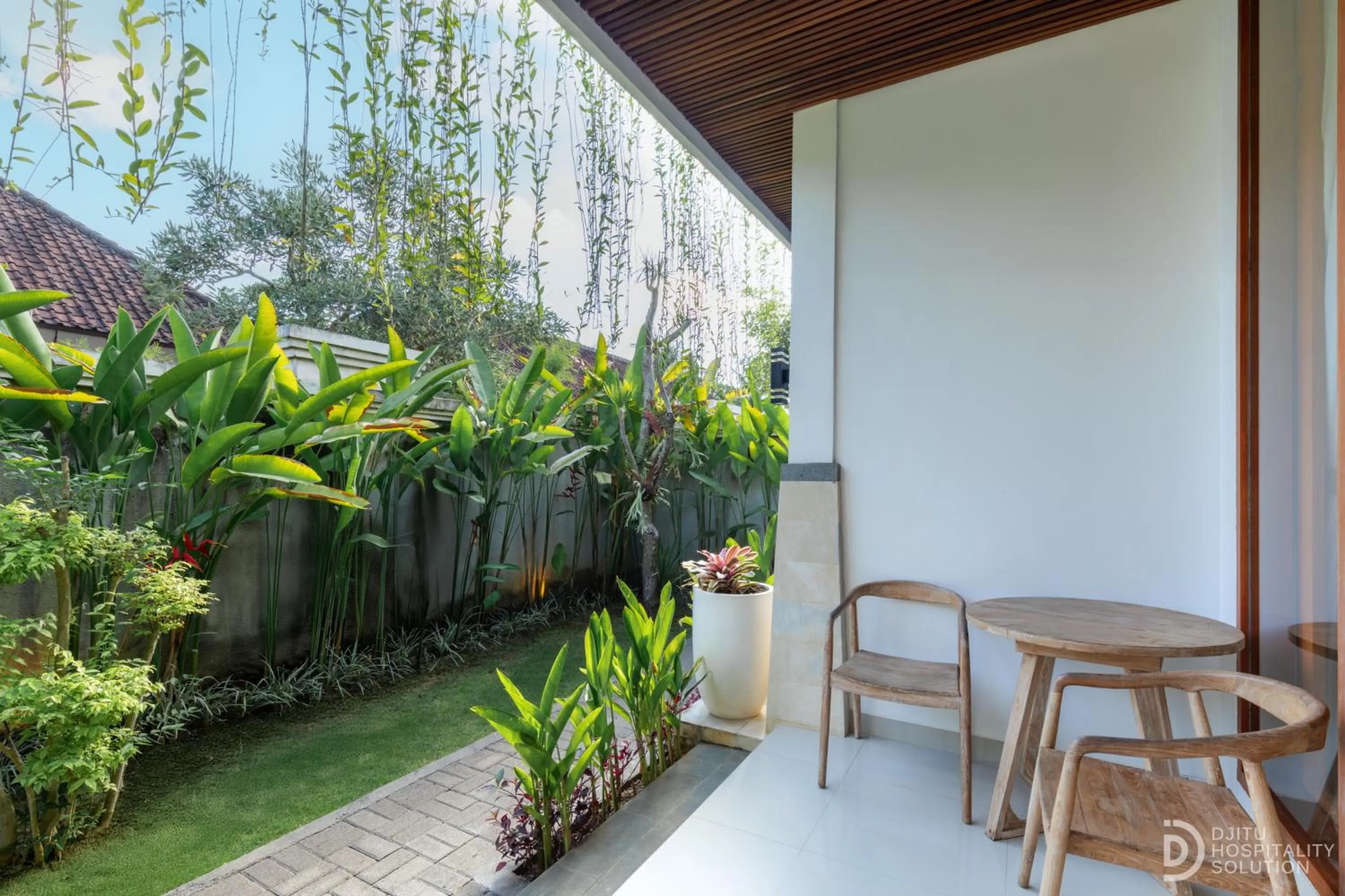 Garden in Bali Made Escape