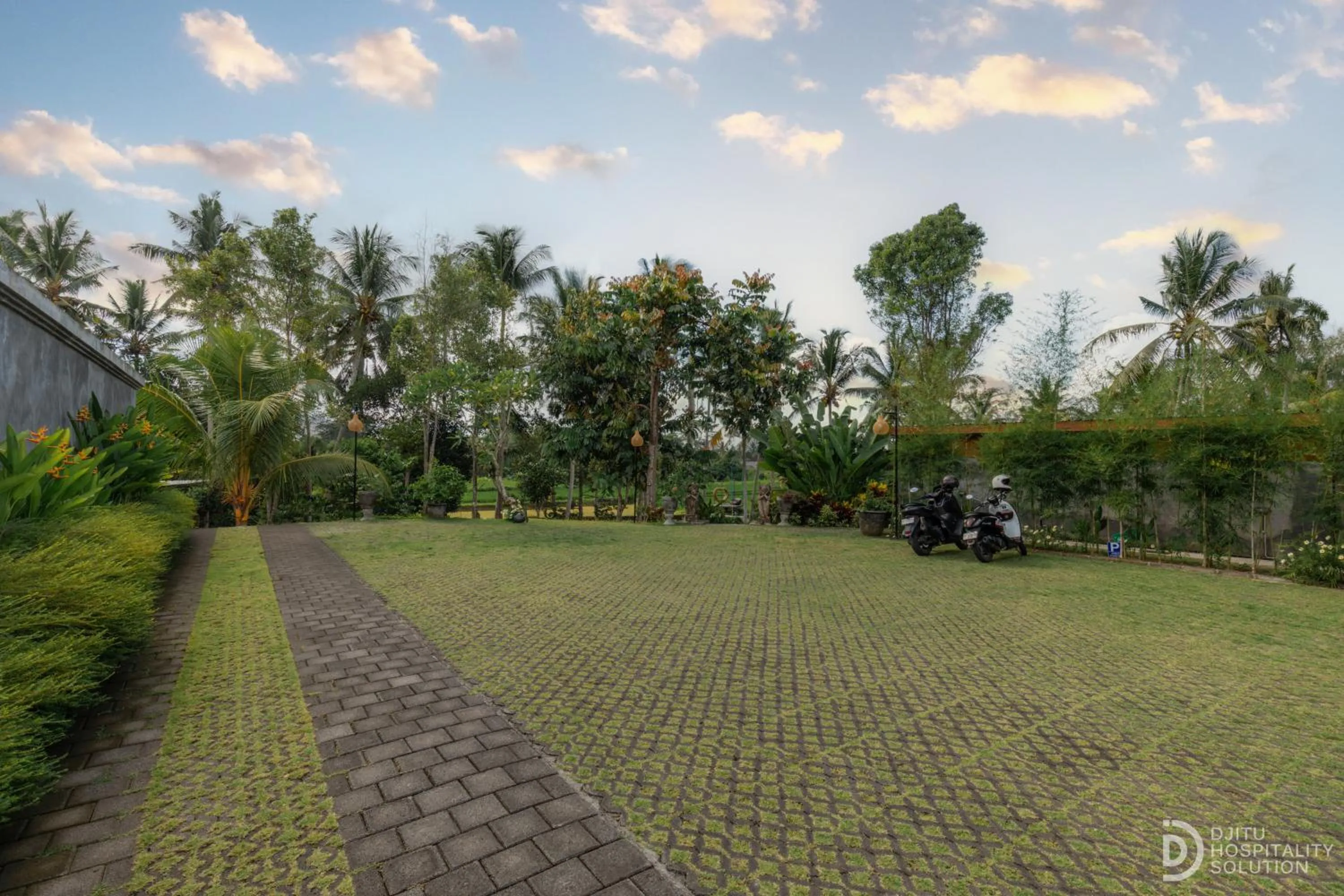 Parking in Bali Made Escape