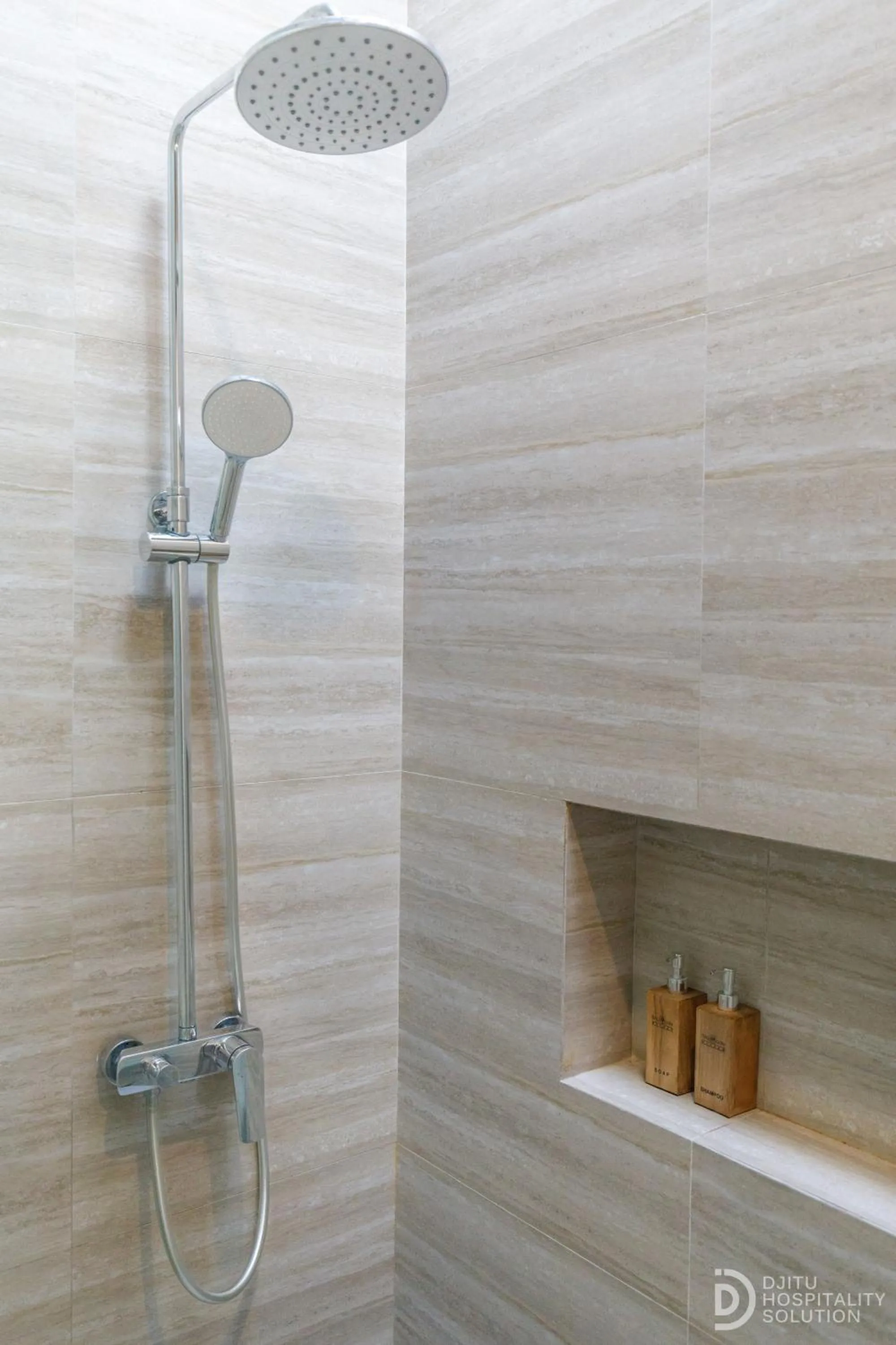 Shower in Bali Made Escape