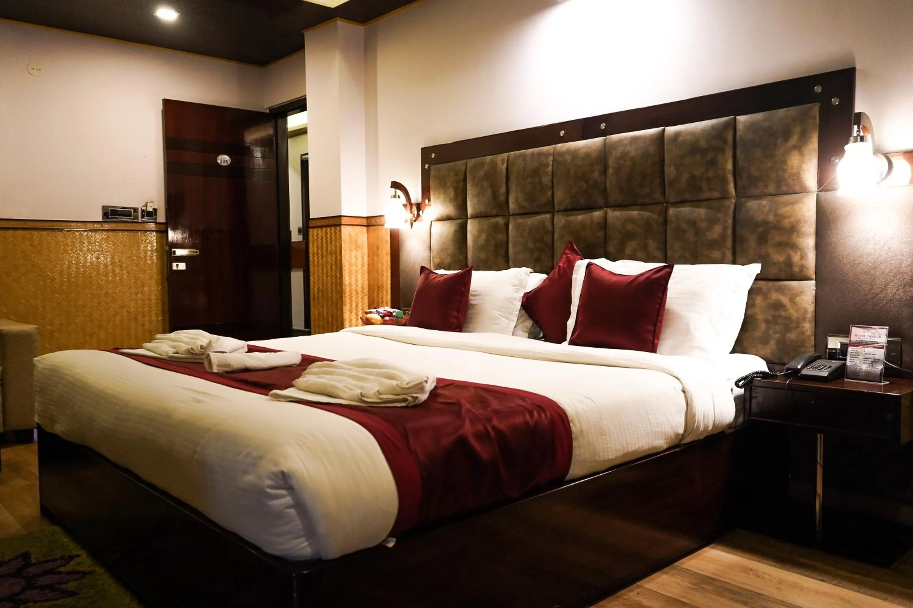 Bed in Hotel Tarcon