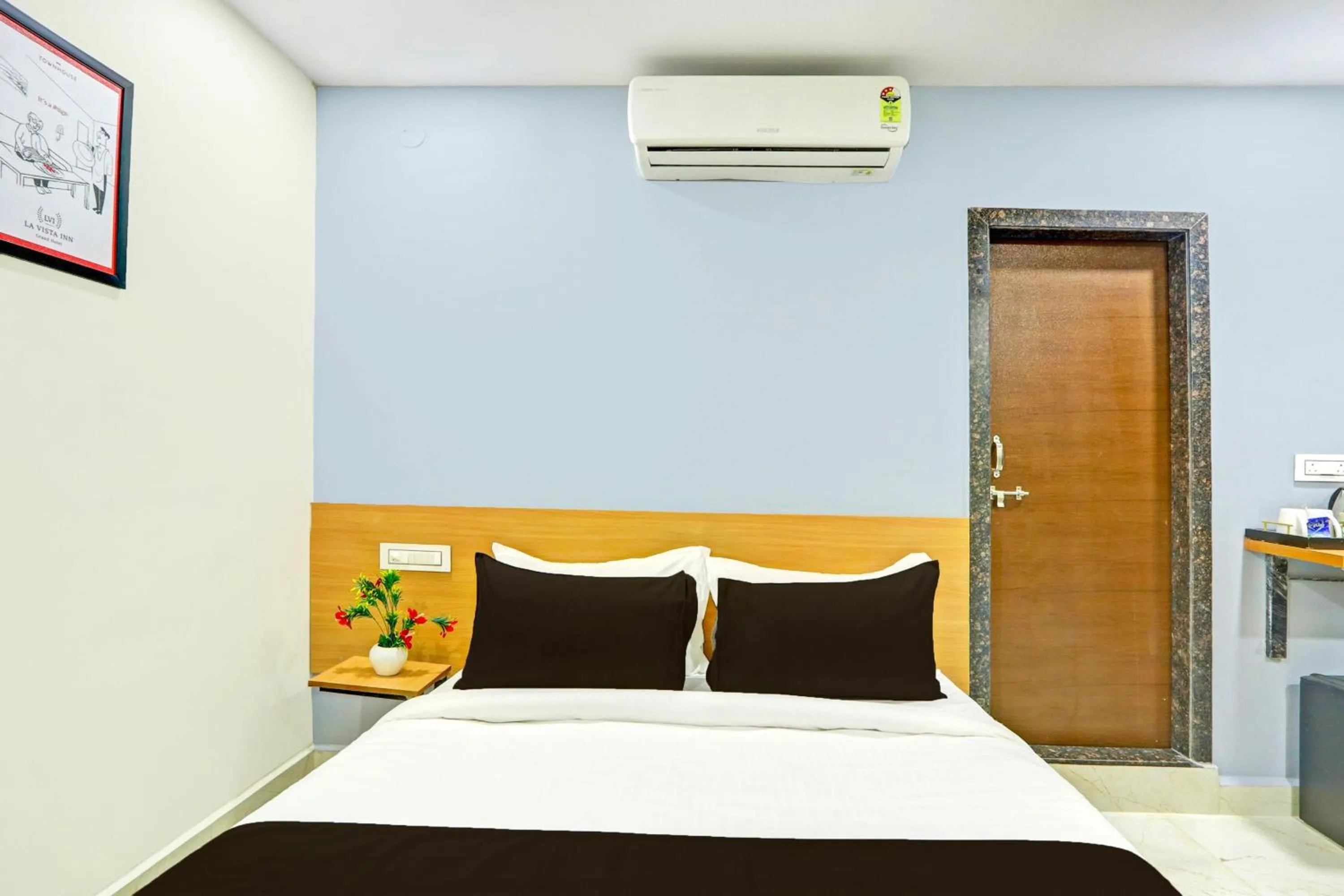 Bedroom, Bed in Townhouse La Vista Inn Grand Hotel