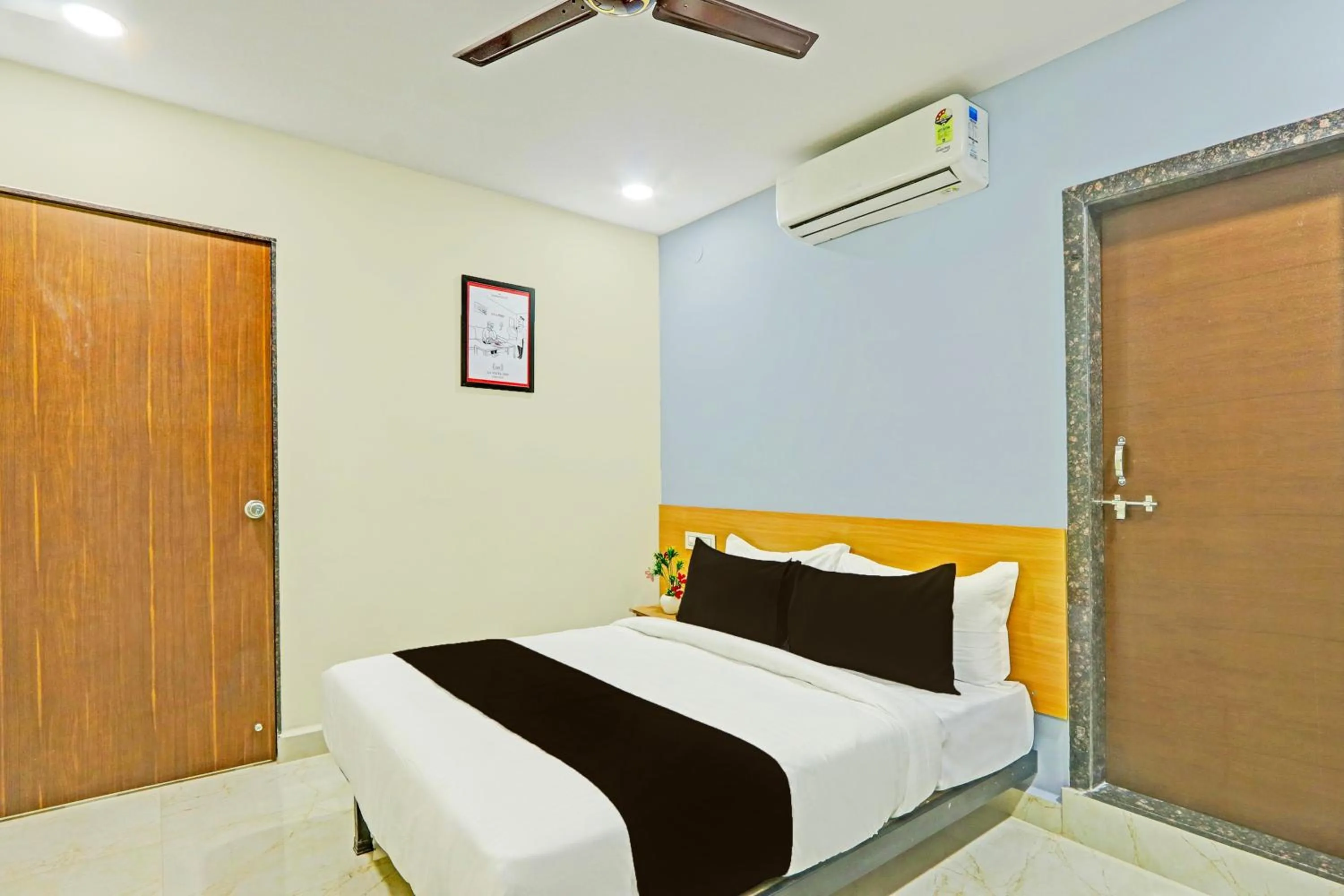 Bedroom, Bed in Townhouse La Vista Inn Grand Hotel