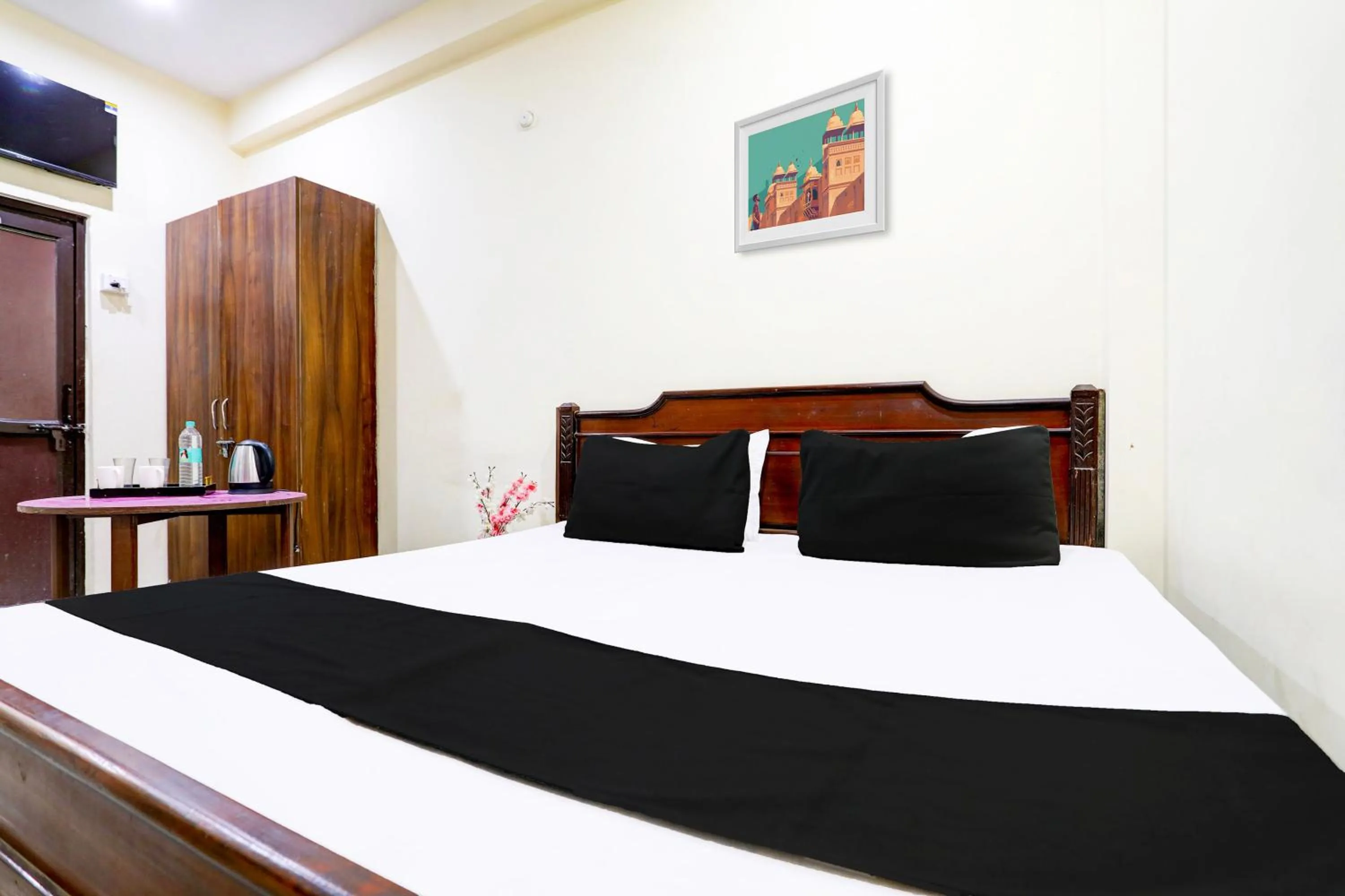 Bedroom, Bed in Hotel O Suryawanshi