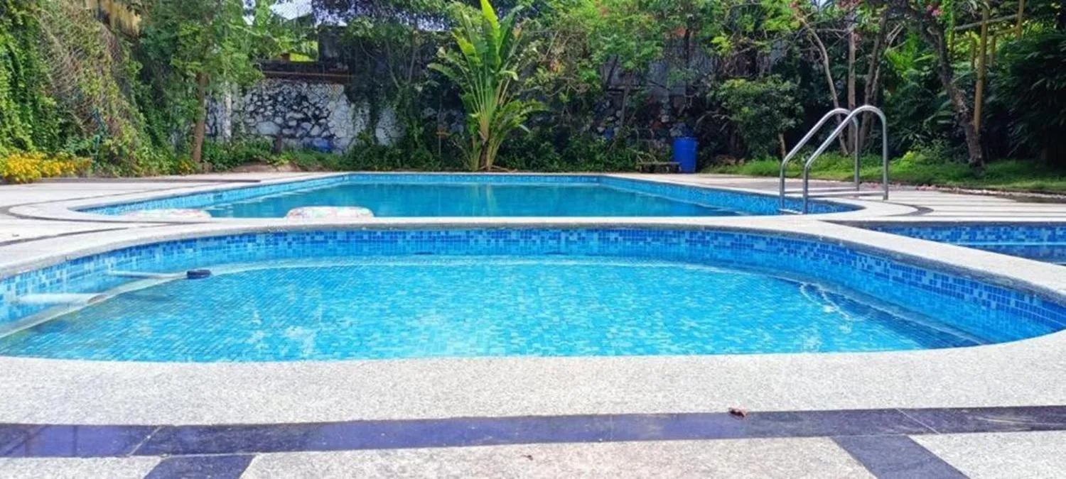 Swimming pool in Park Inn Beach Resort