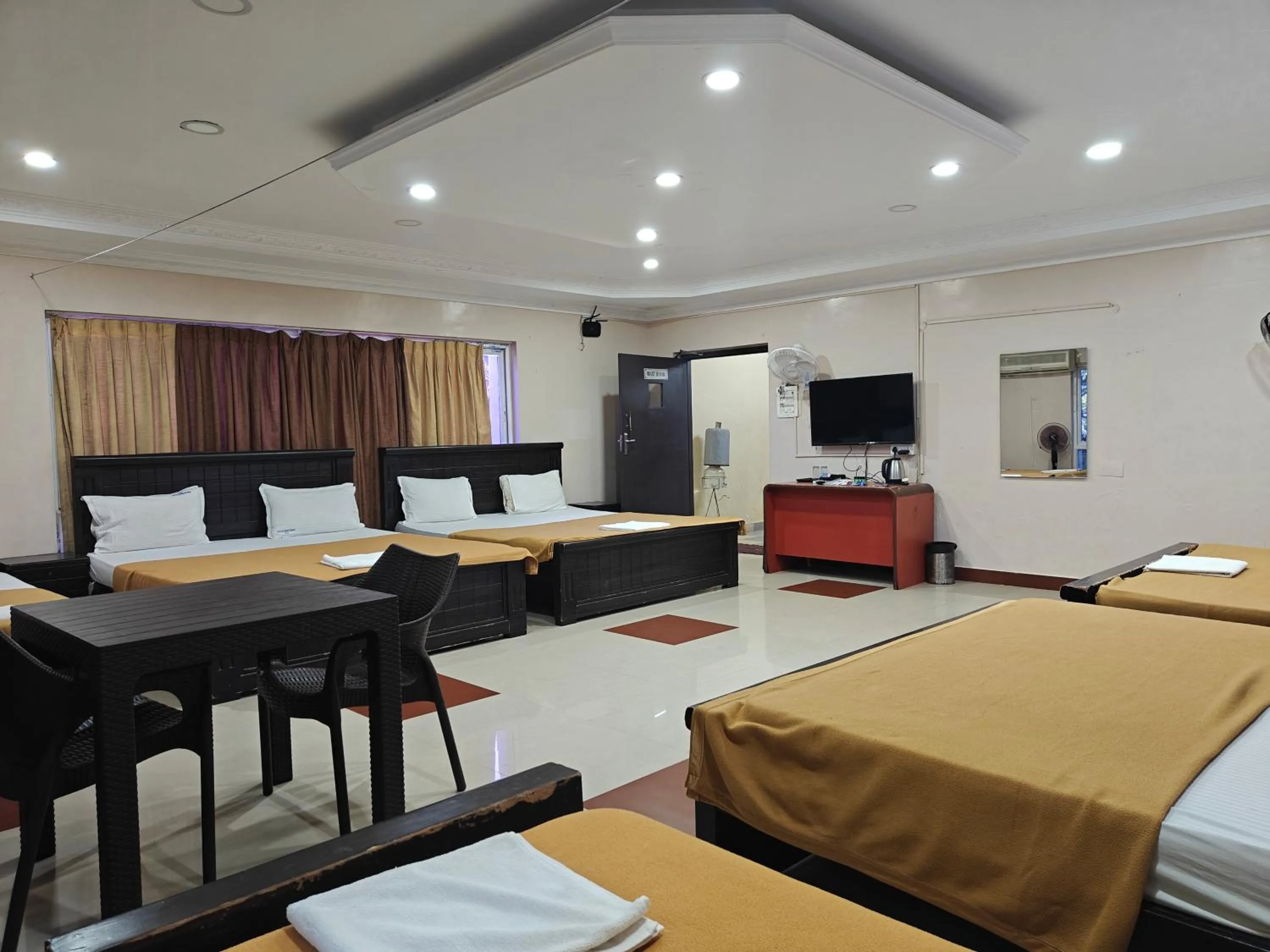 Photo of the whole room, Bed in Park Inn Beach Resort