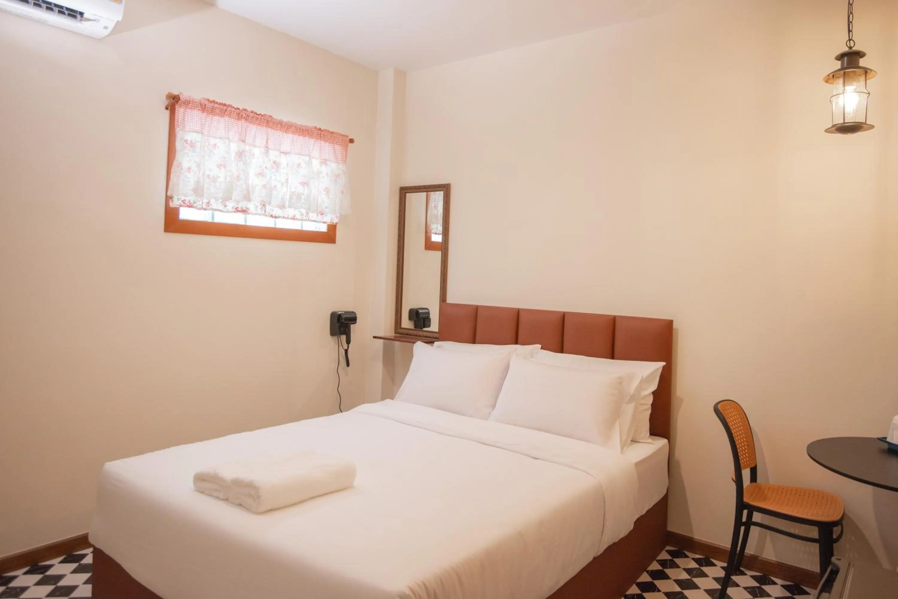 Bed in JB Home Bangkok - Victory monument