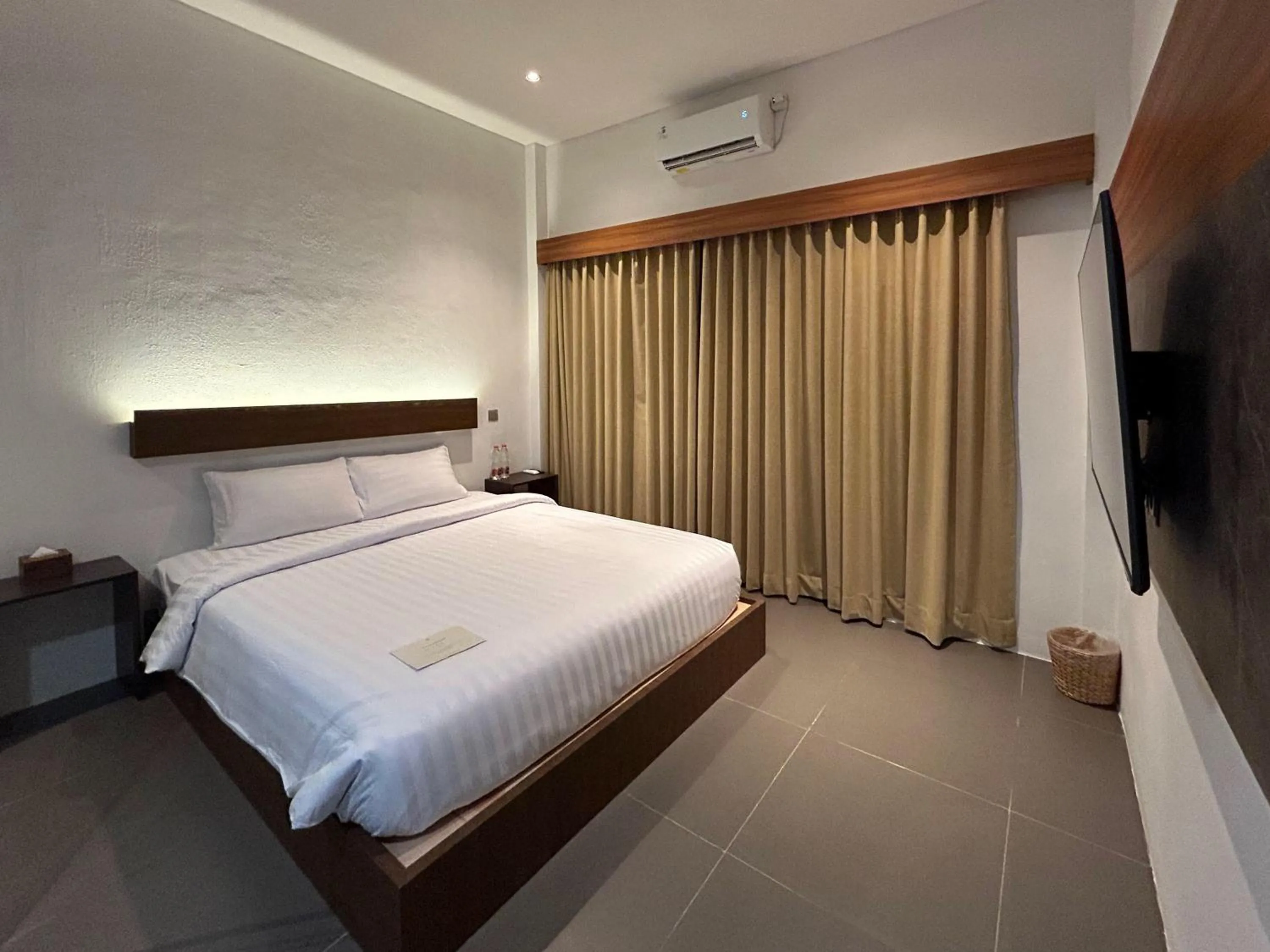 Bed in The Samirono