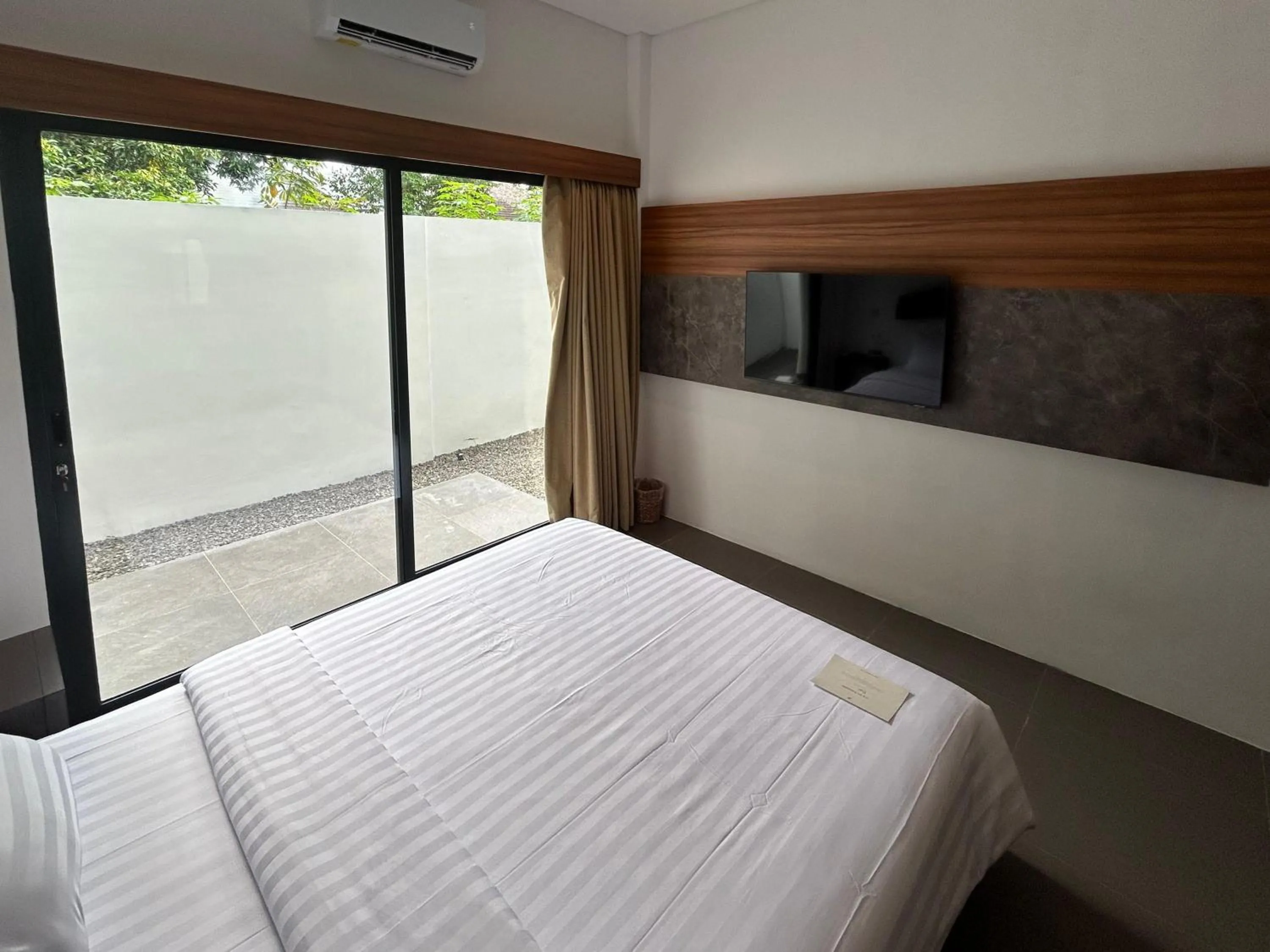 Bed in The Samirono