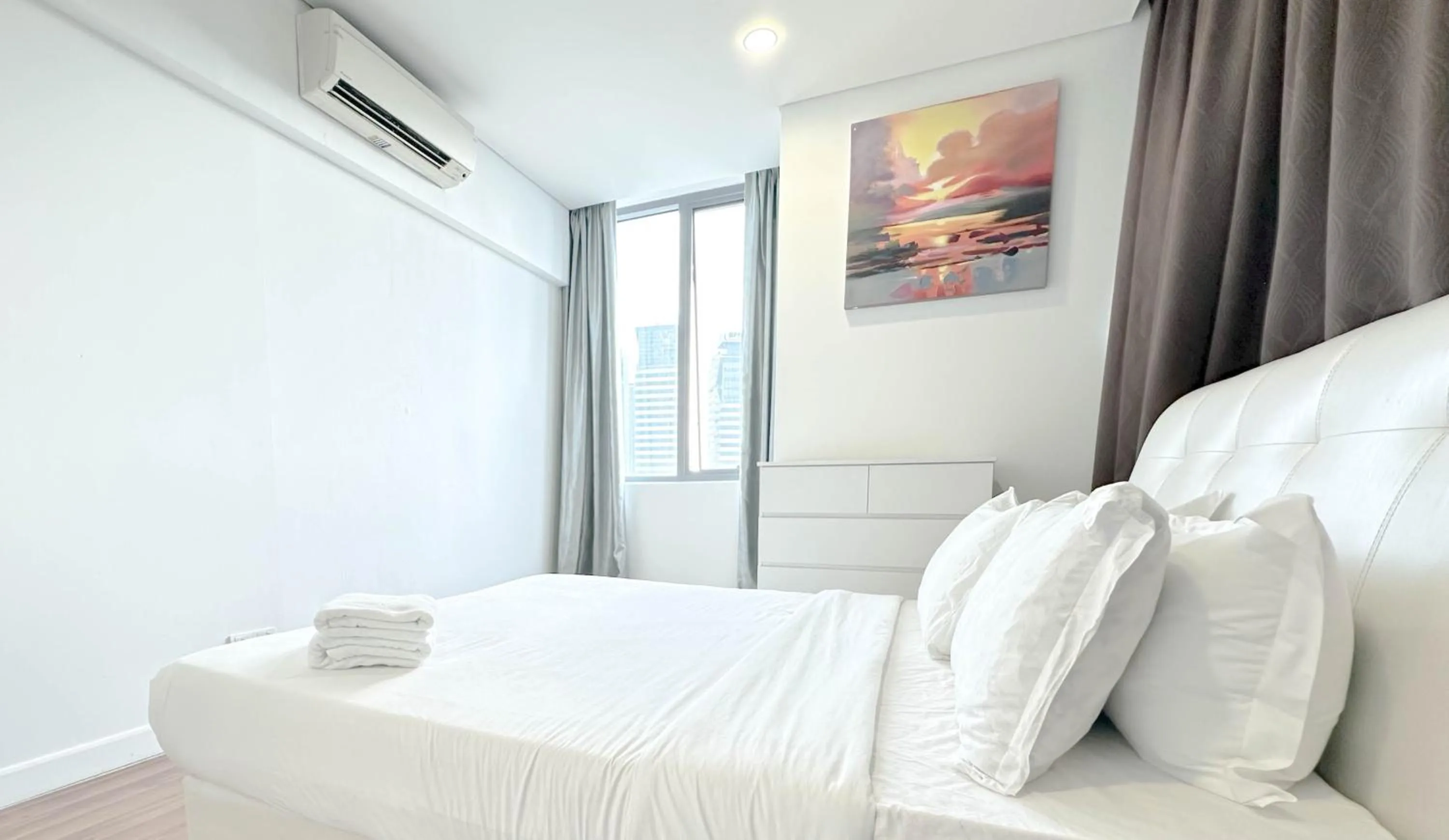 Bed in Summer Suites KLCC by apartx