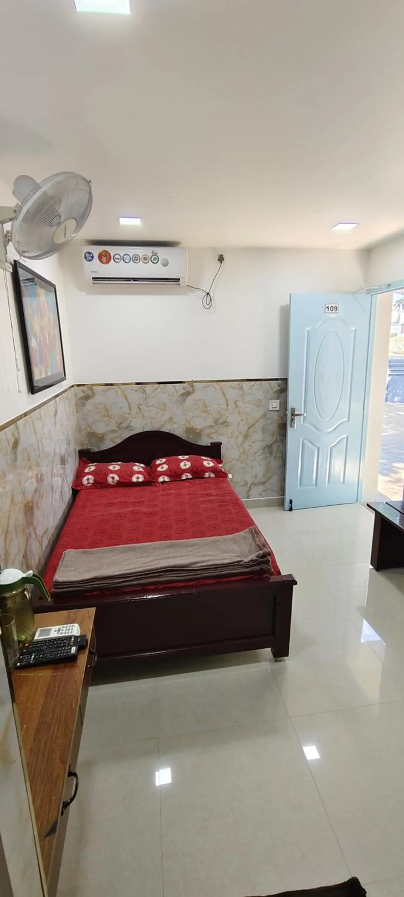 Bed in Sree Laxmi Vilas