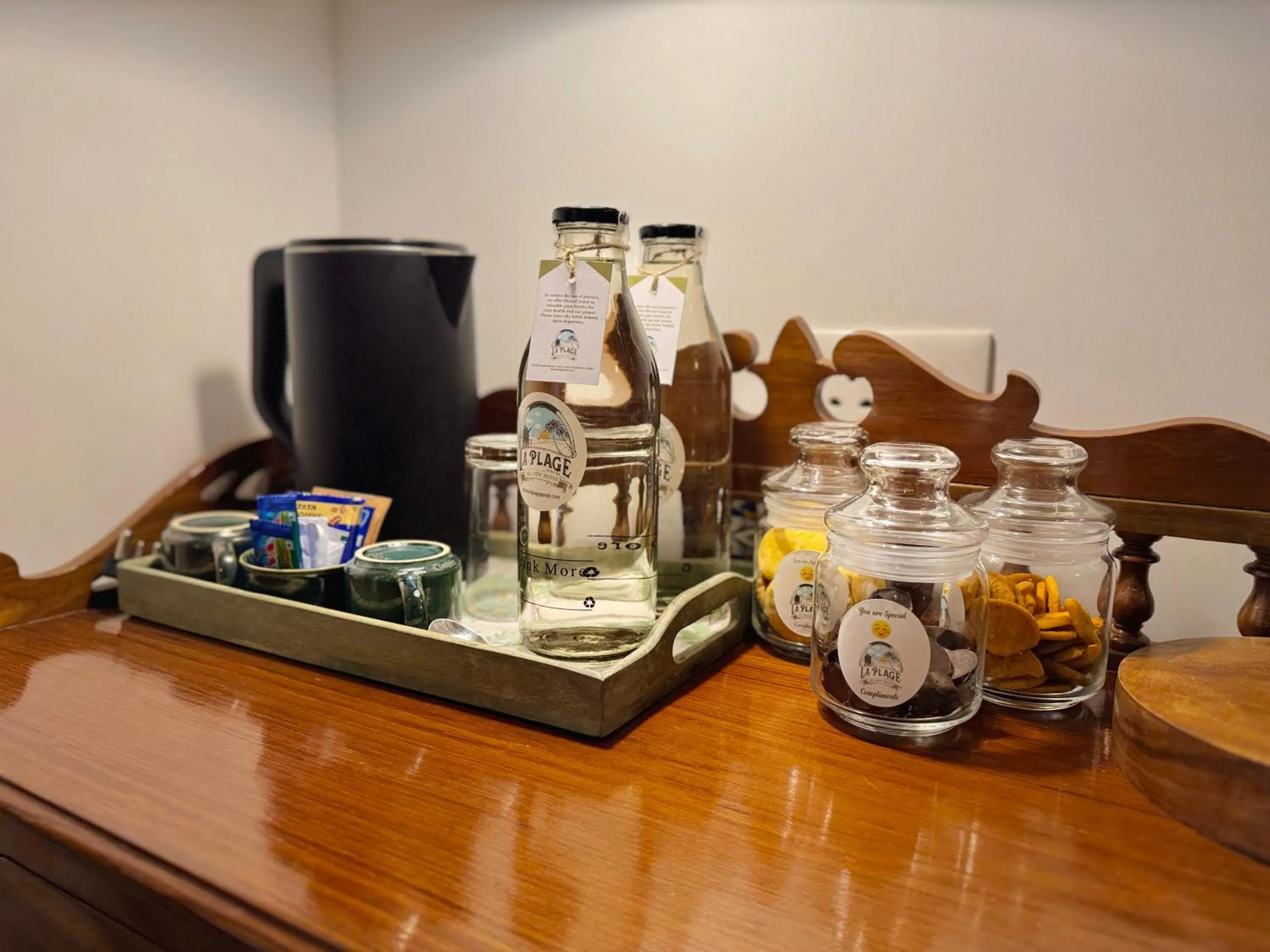Coffee/tea facilities in La Plage Seaview Suites