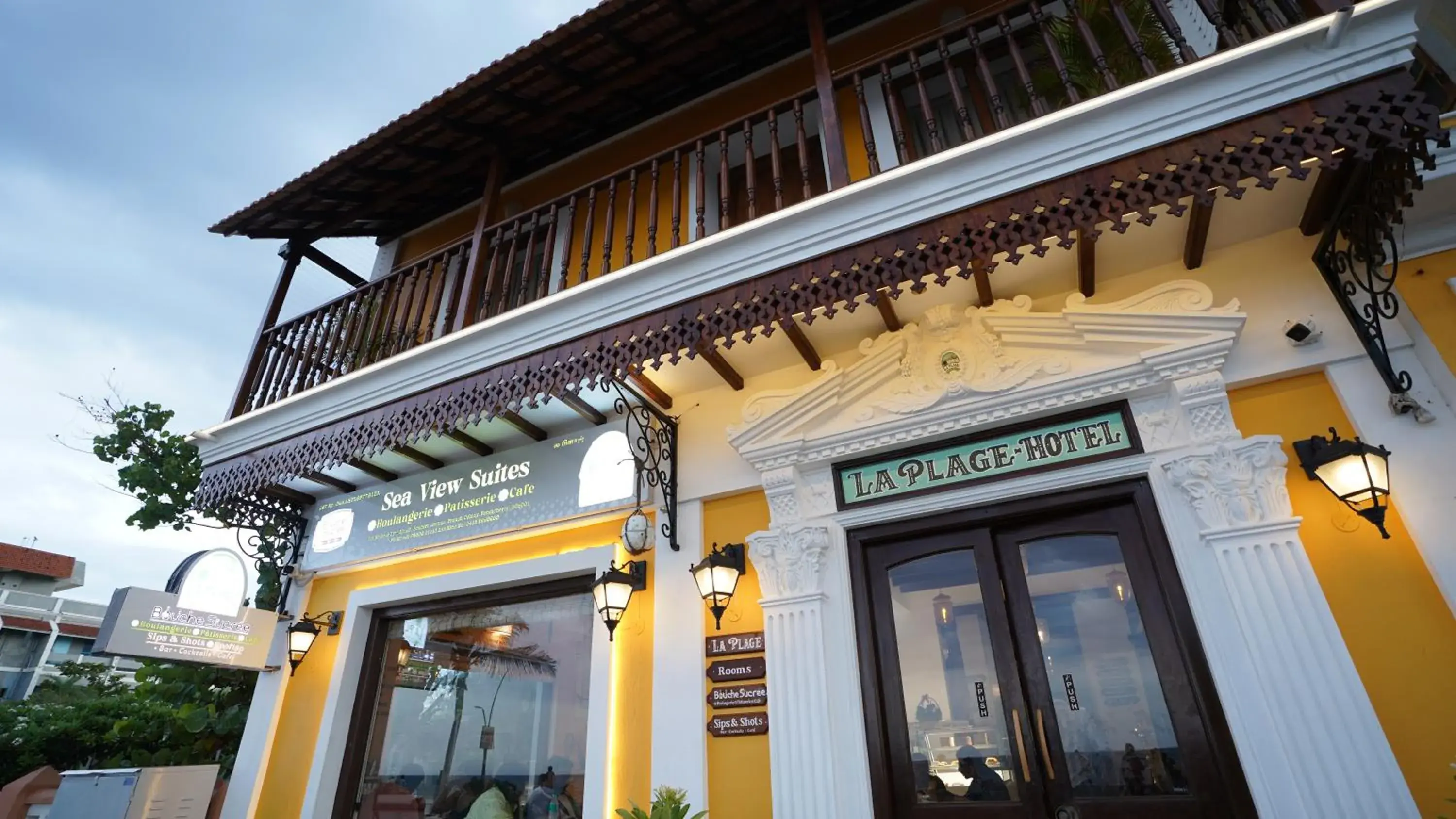 Property building in La Plage Seaview Suites Property building in La Plage Seaview Suites