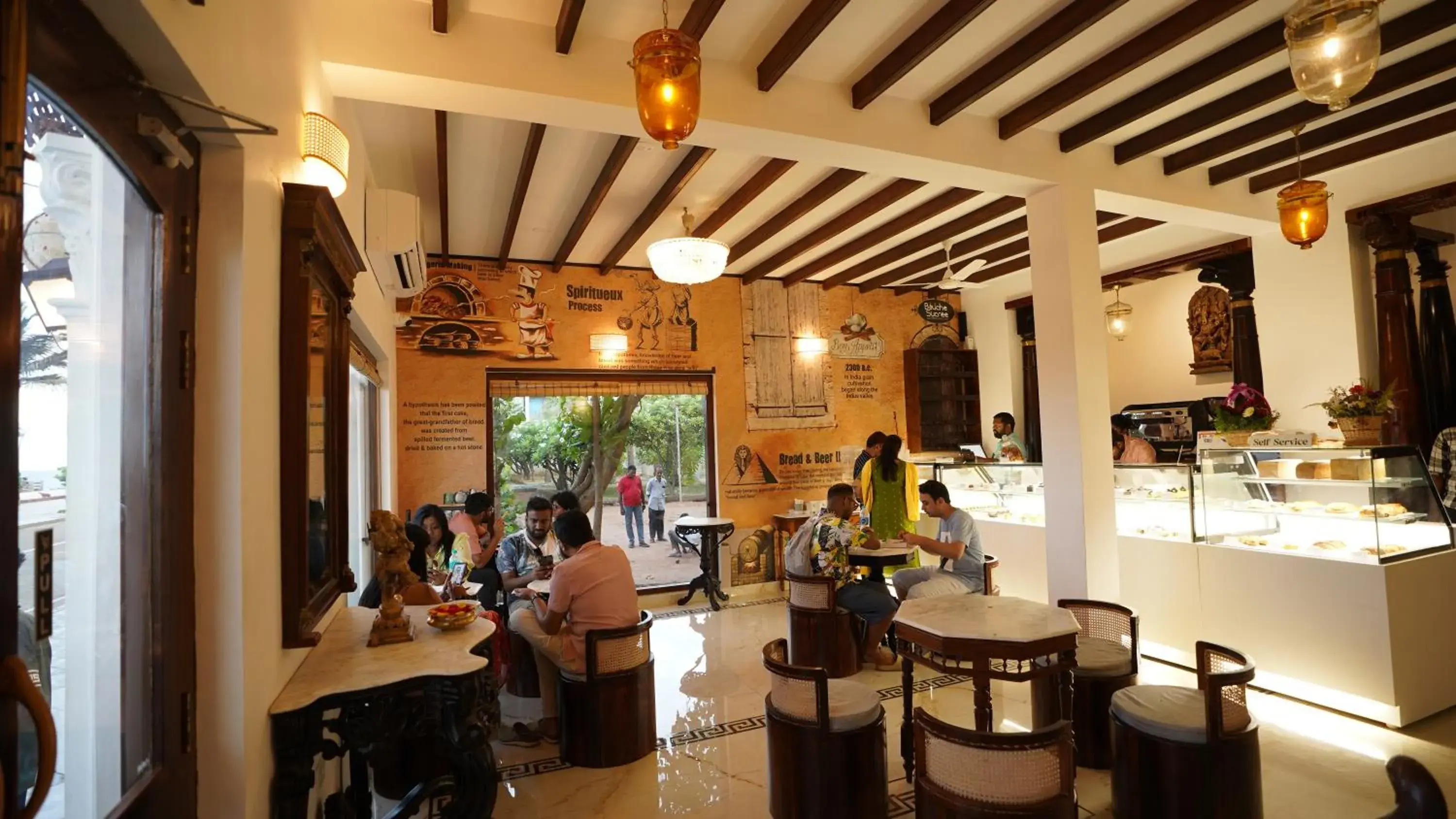 Restaurant/places to eat in La Plage Seaview Suites Restaurant/places to eat in La Plage Seaview Suites