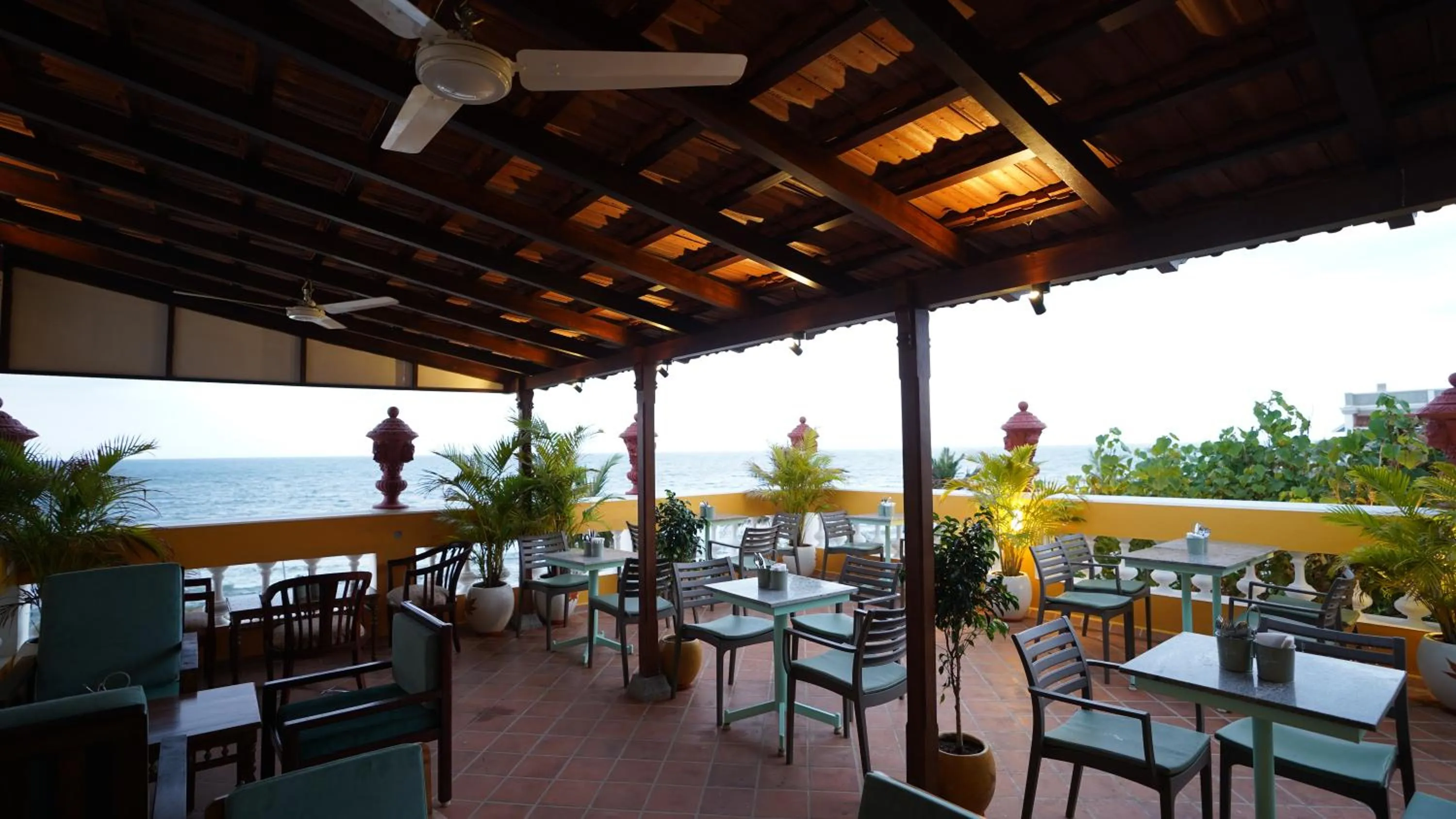 Restaurant/places to eat in La Plage Seaview Suites