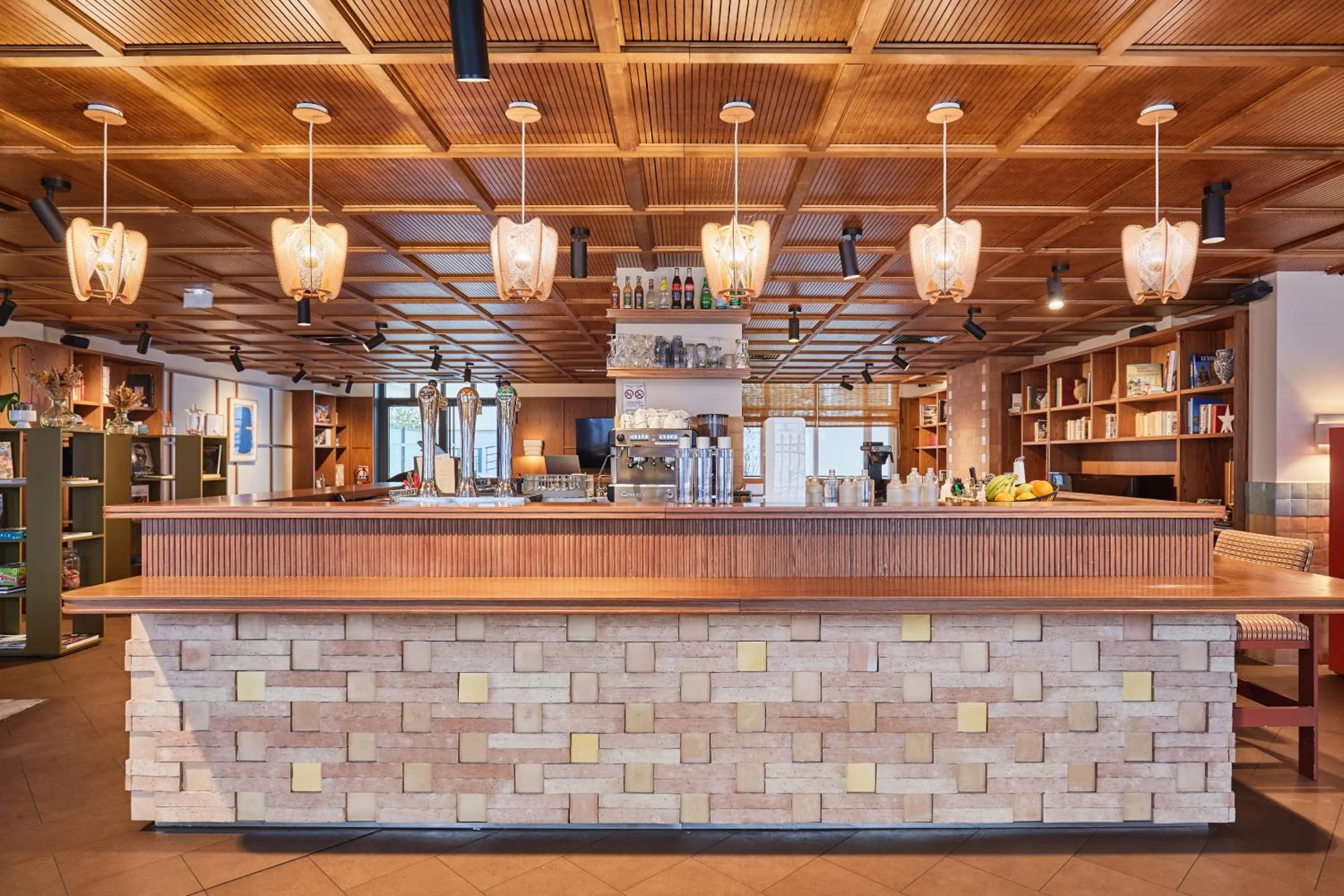 Lounge or bar in Appart Hotel Paris Levallois Maurice Ravel