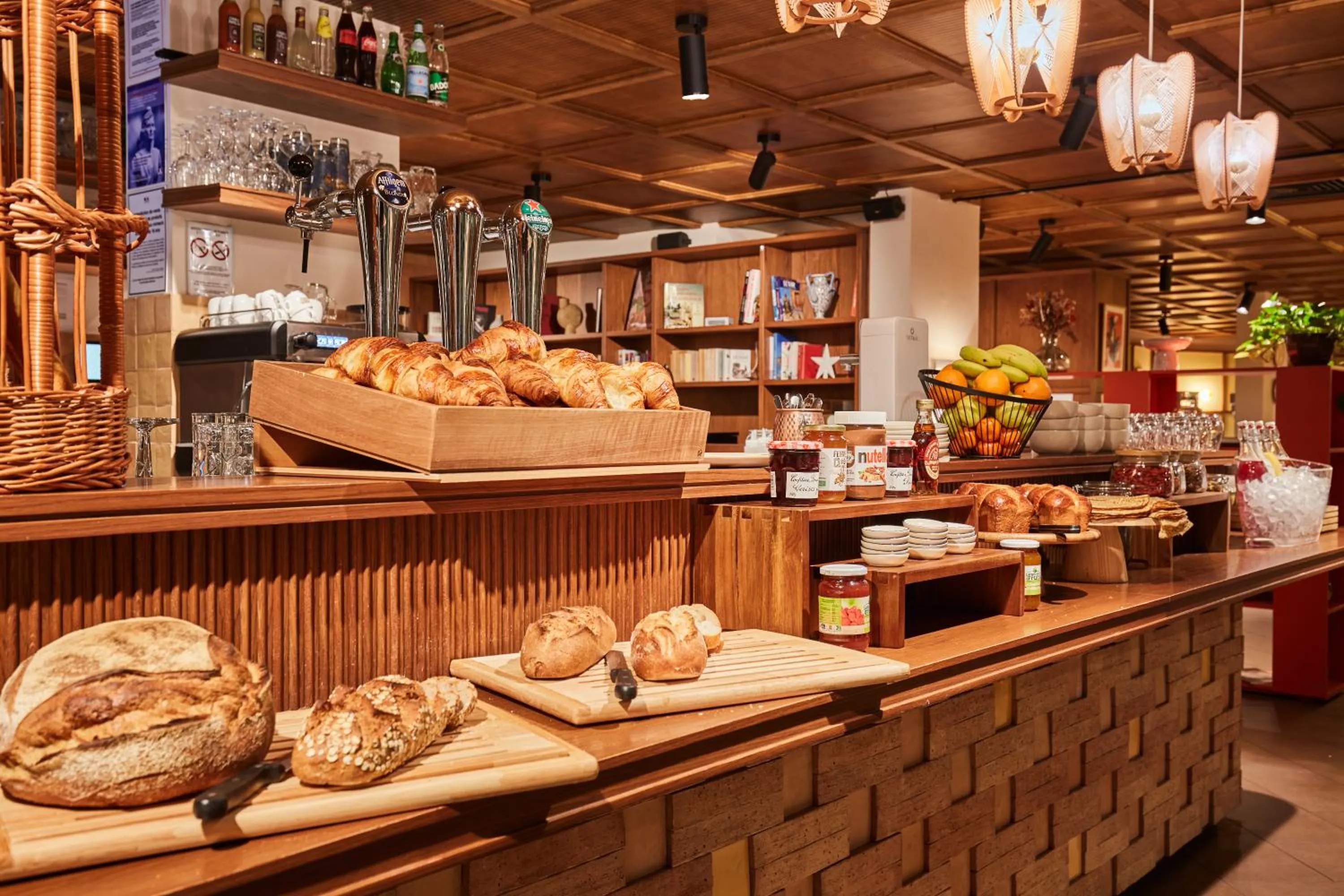 Breakfast in Appart Hotel Paris Levallois Maurice Ravel