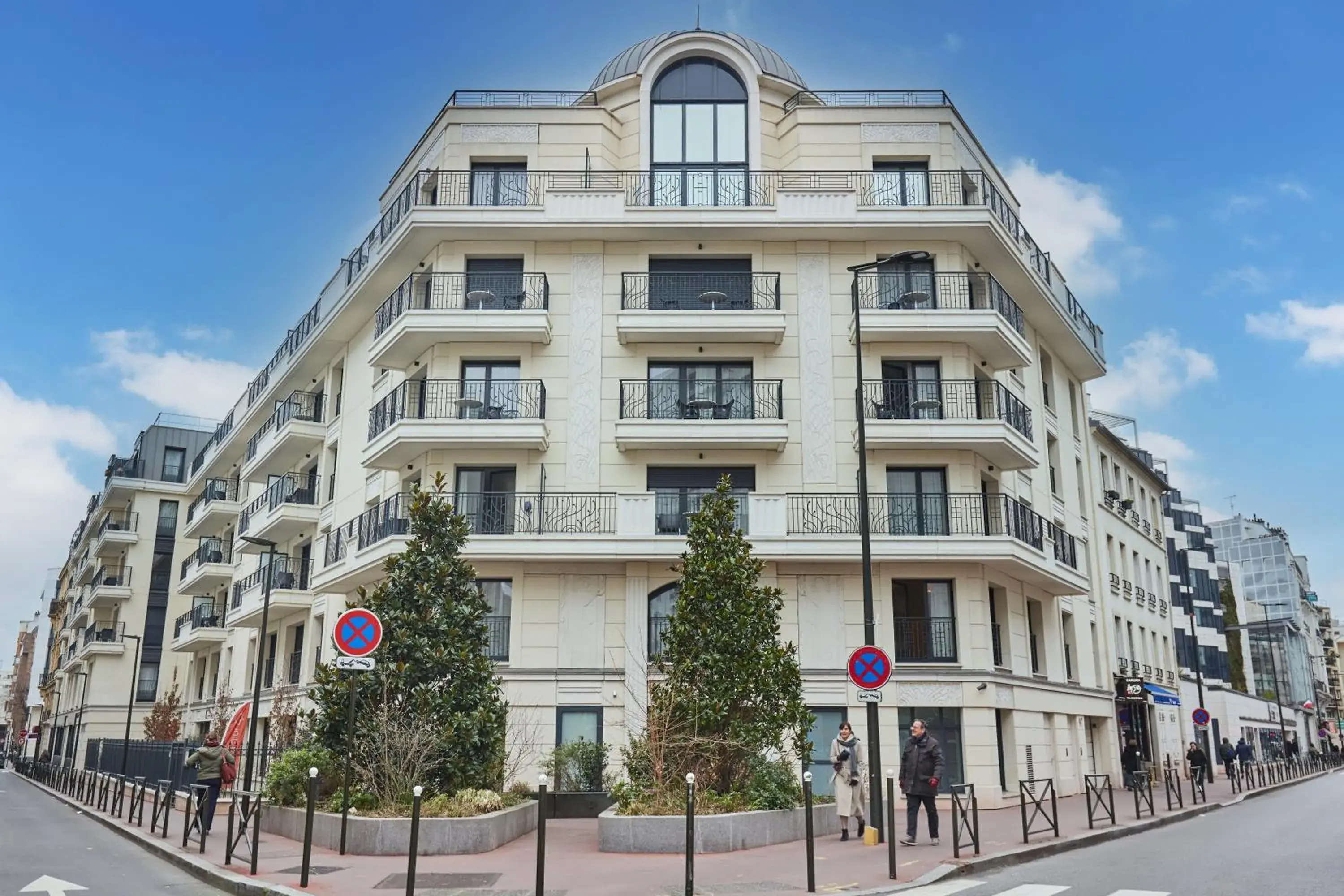 Property building in Appart'hôtel - Paris Levallois Maurice Ravel Property building in Appart'hôtel - Paris Levallois Maurice Ravel