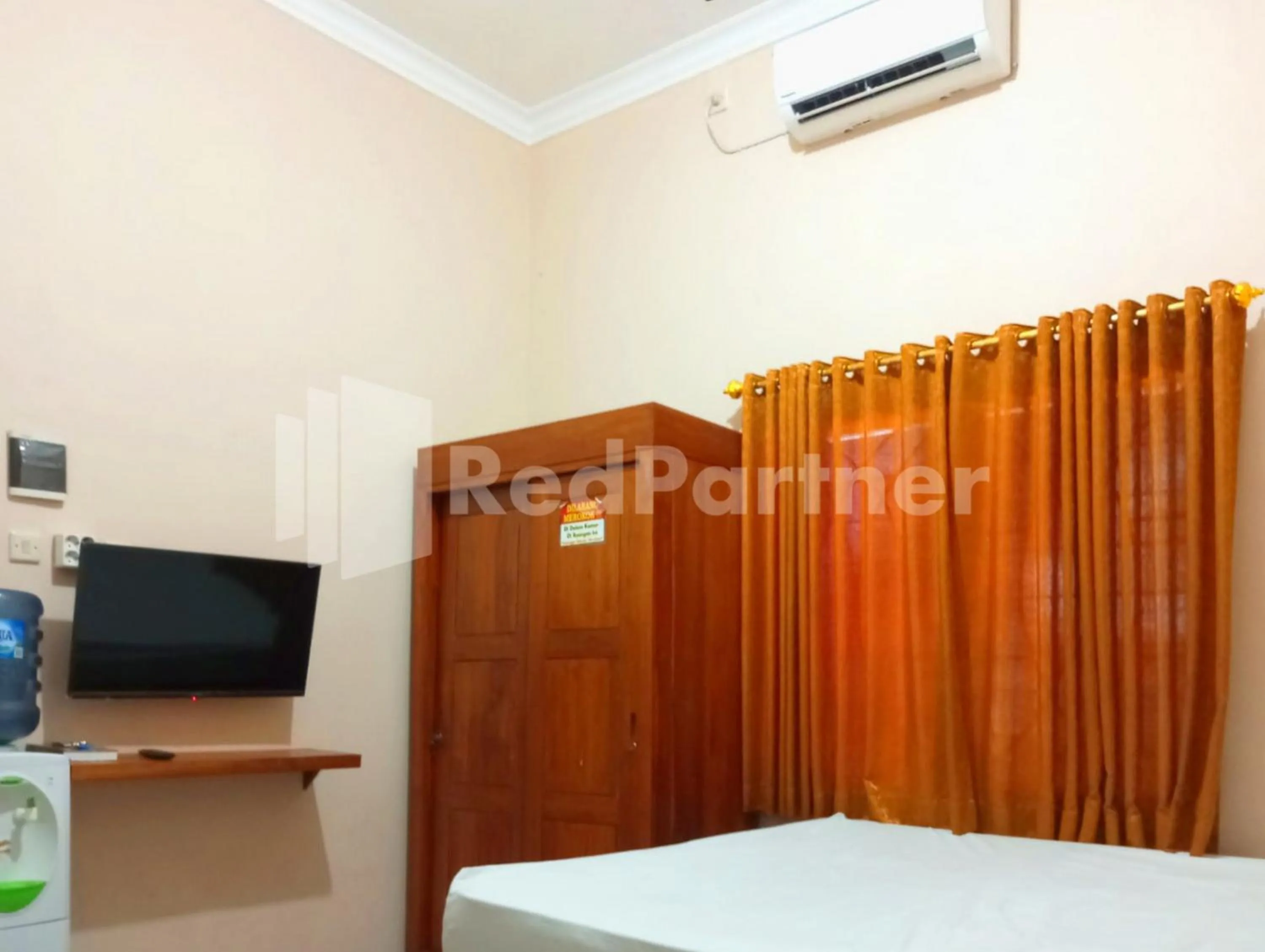 Bedroom in Isa Homestay Kudus Mitra Reddoorz