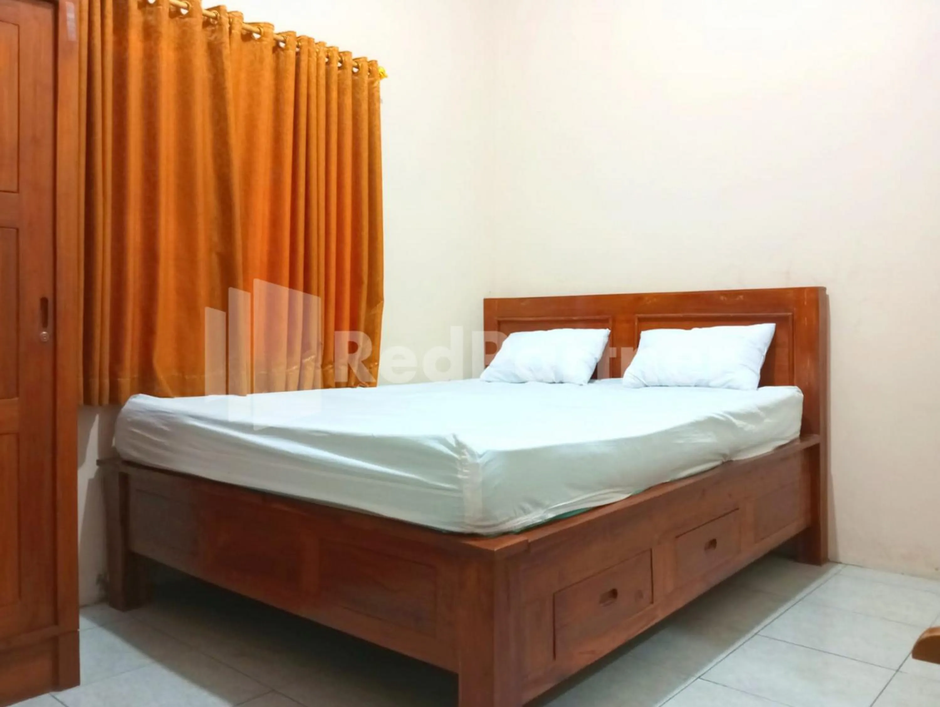 Bedroom, Bed in Isa Homestay Kudus Mitra Reddoorz