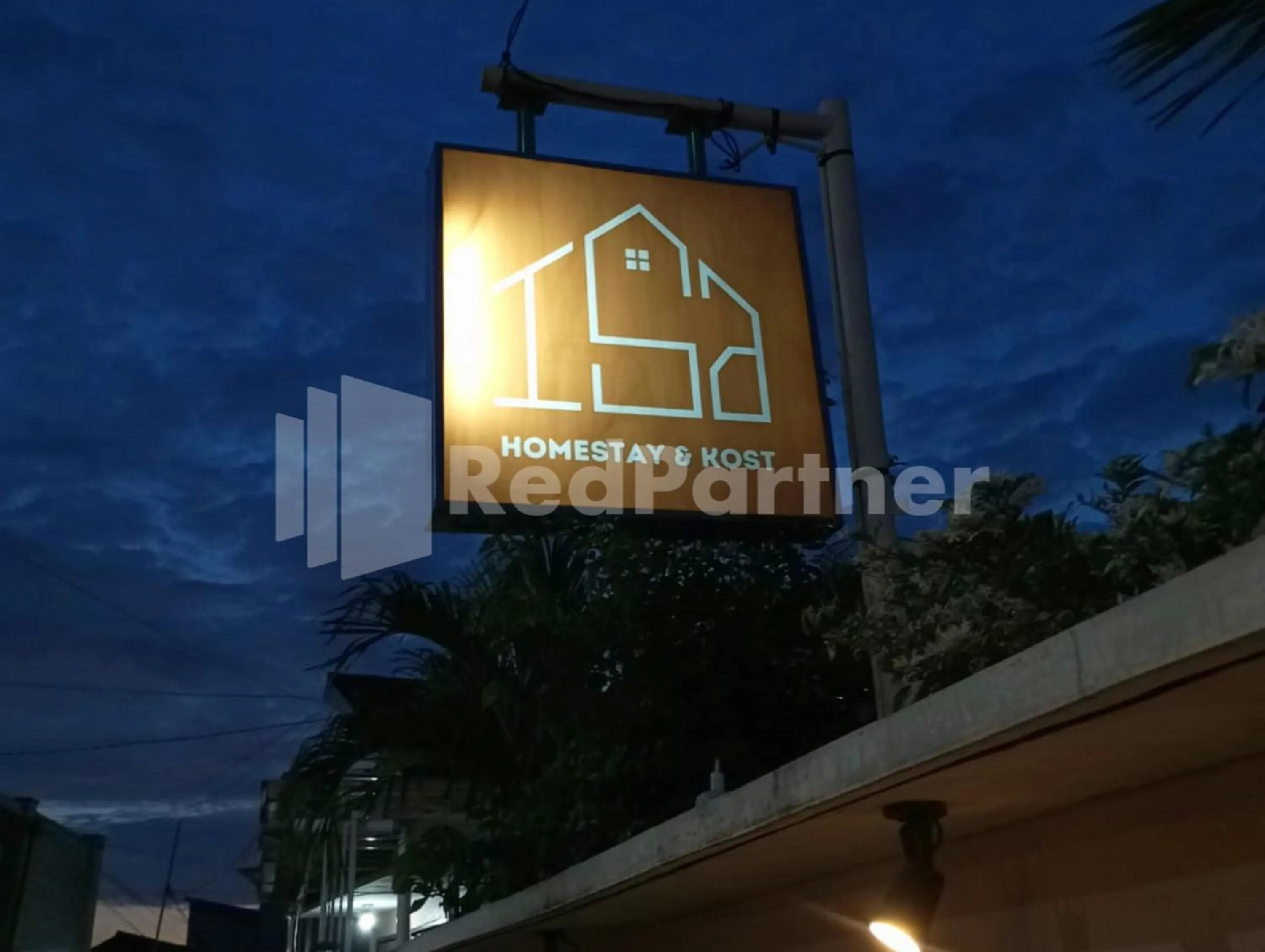 Logo/Certificate/Sign in Isa Homestay Kudus Mitra Reddoorz