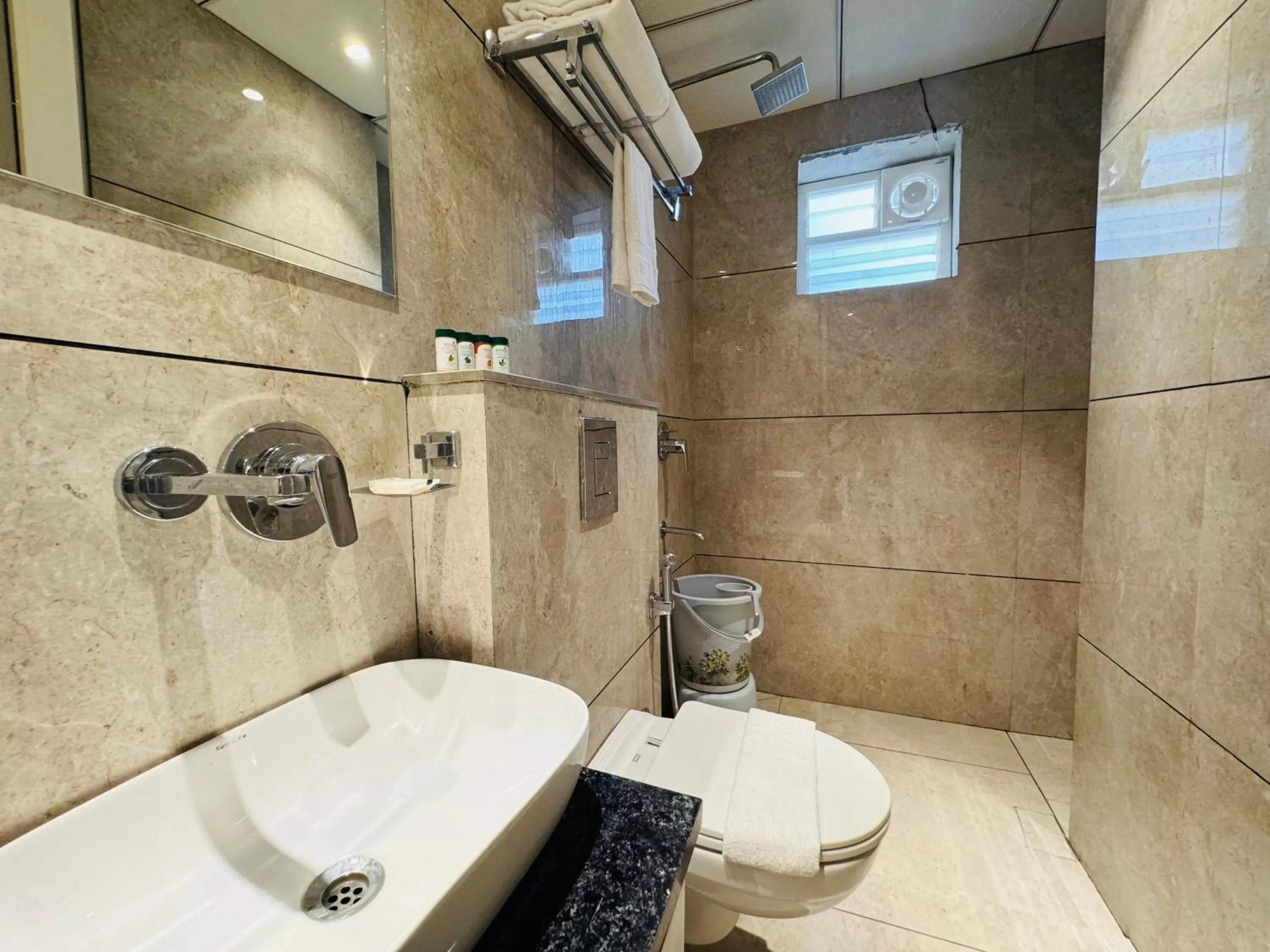 Toilet in Hotel Rudhav Palace