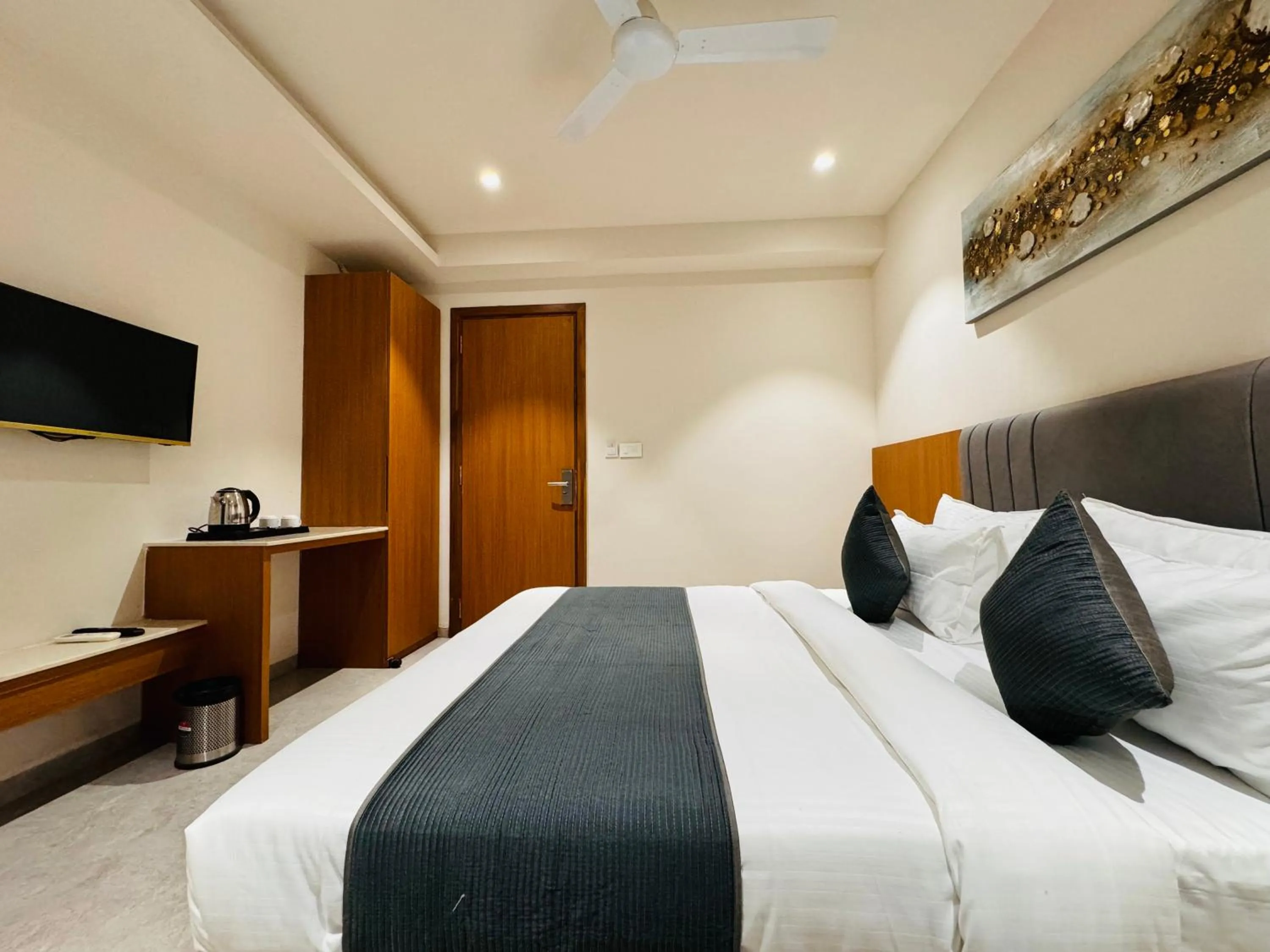 TV and multimedia, Bed in Hotel Rudhav Palace