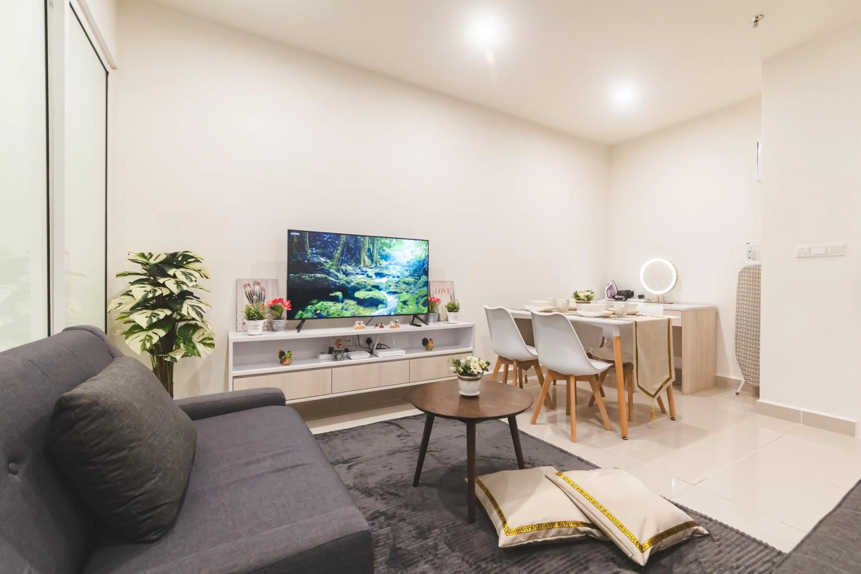 Beautiful Seaview Suites at The Shore Kota Kinabalu