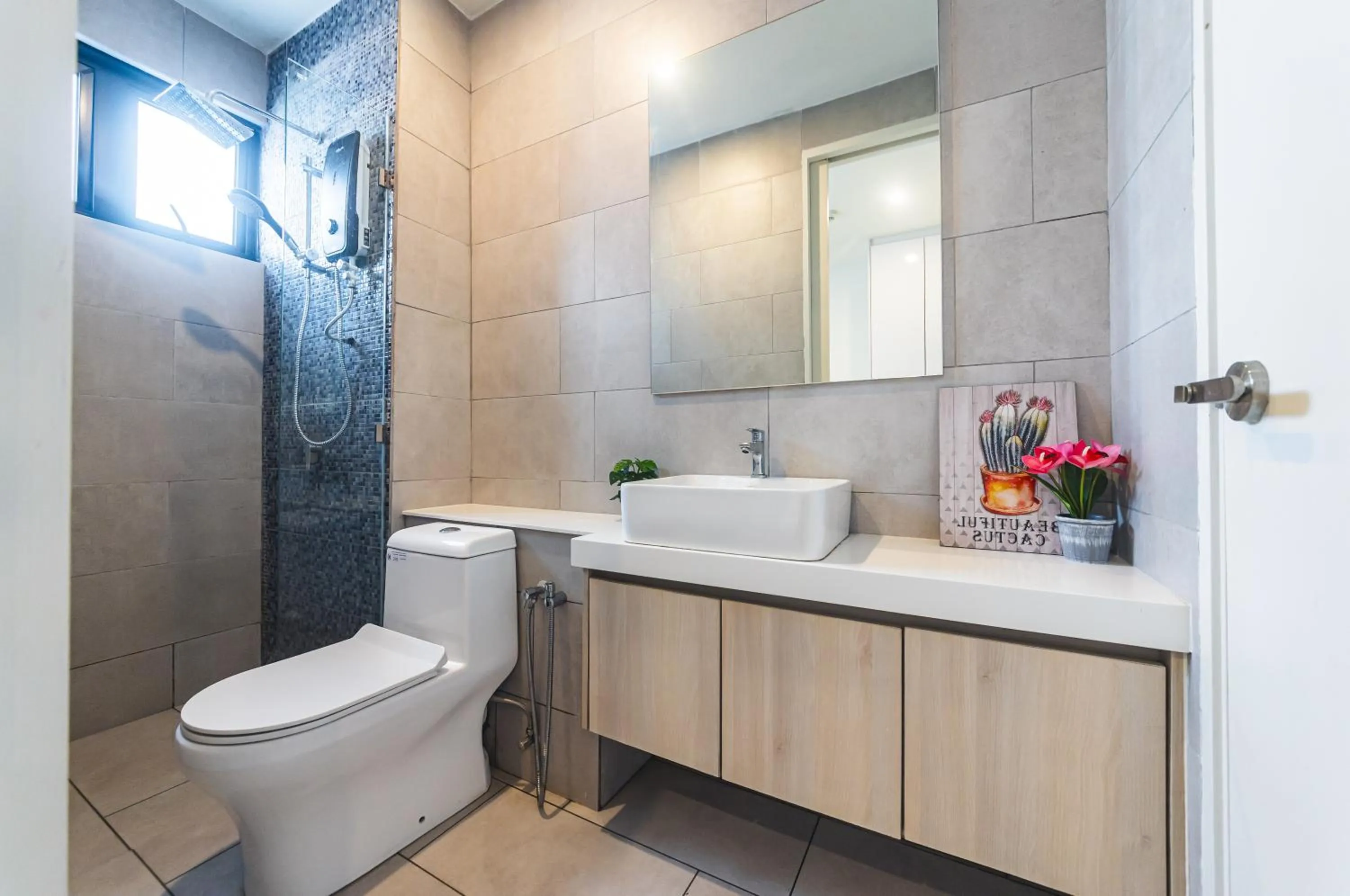 Beautiful Seaview Suites at The Shore Kota Kinabalu