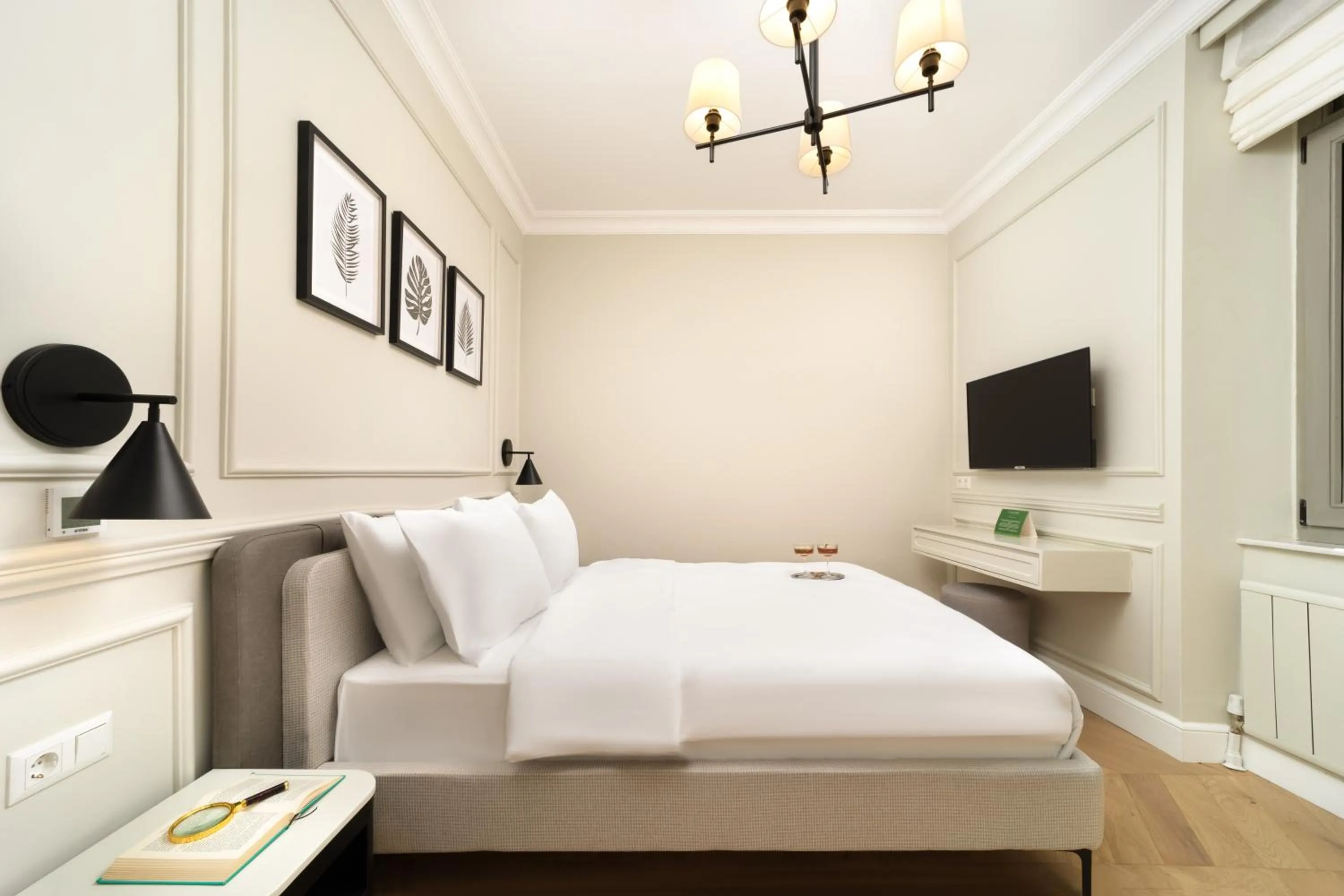 Bed in Vucino Suites