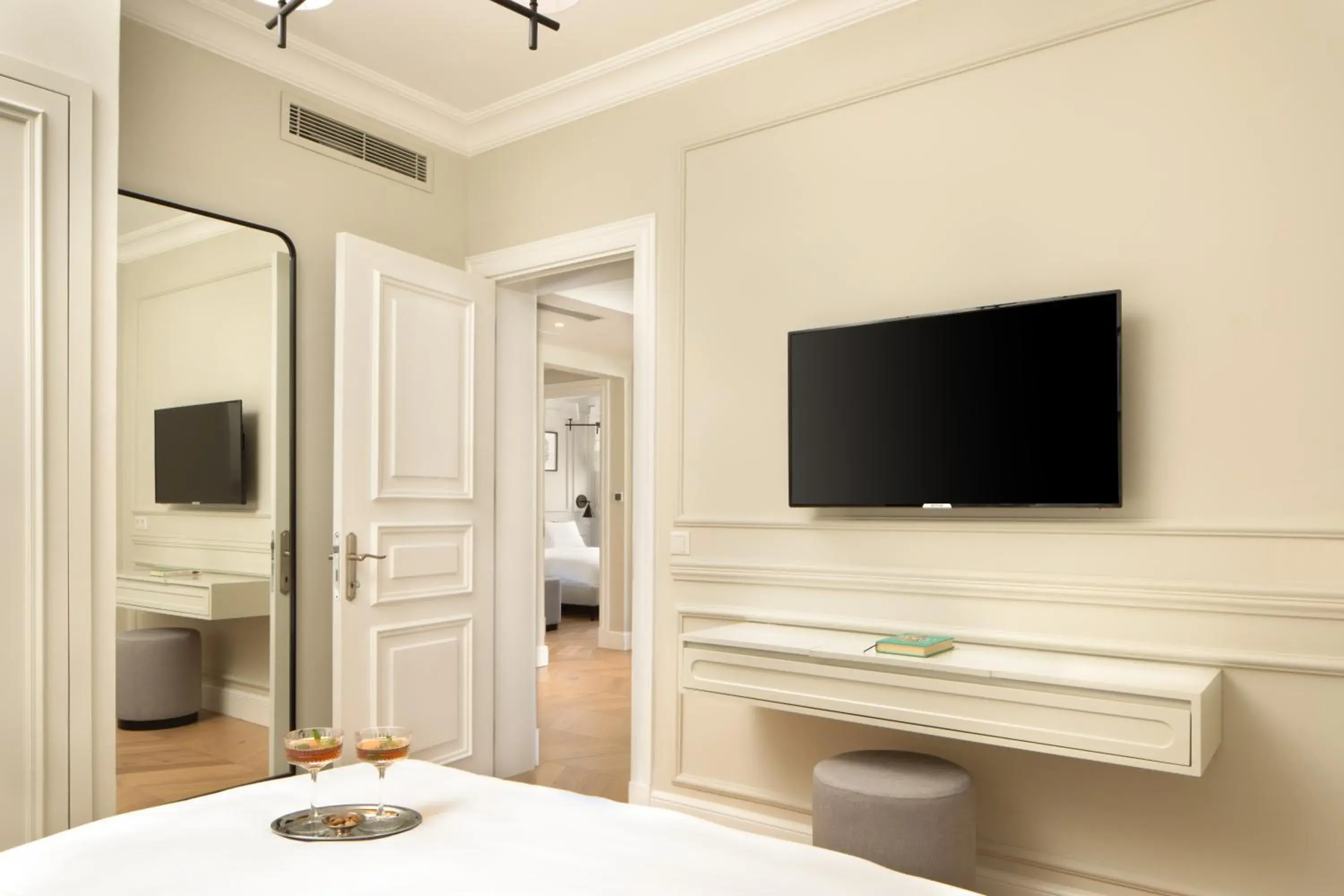 Bed in Vucino Suites Bed in Vucino Suites