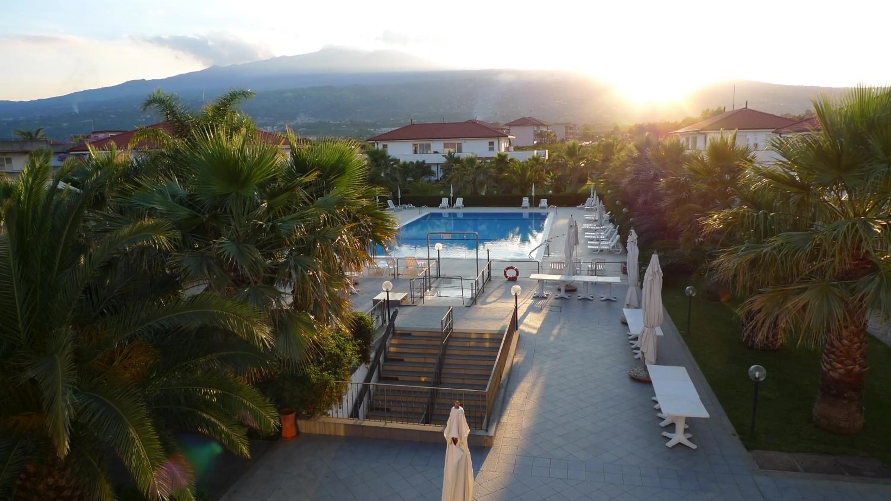 Swimming pool in King's House Hotel Resort