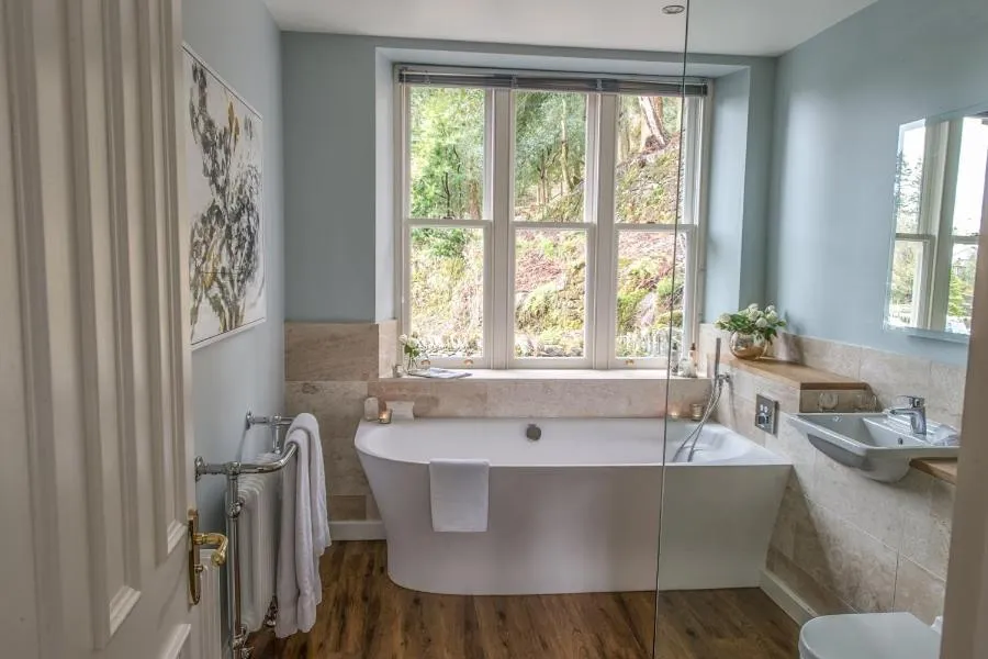 Bathroom in Forest Side Hotel