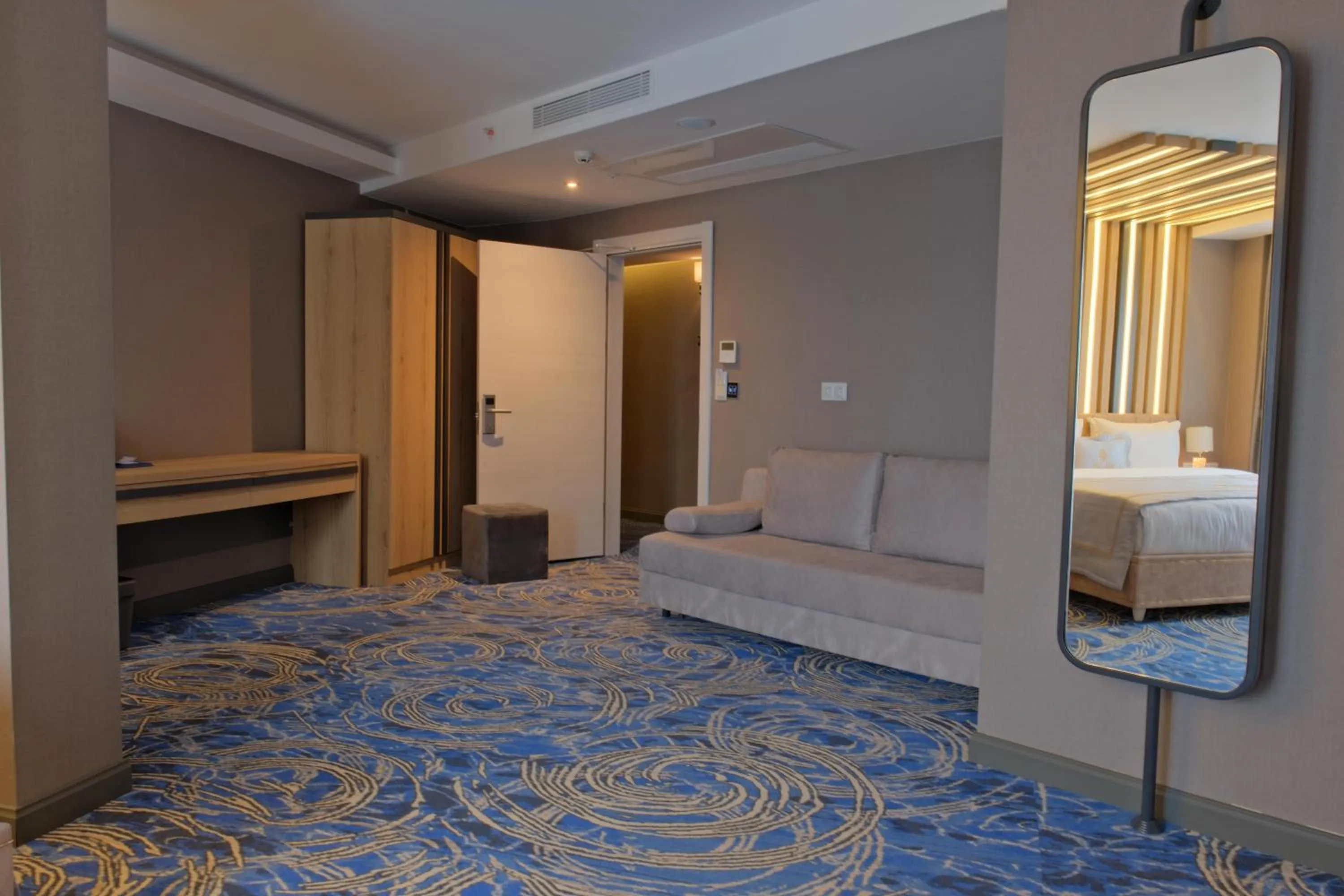 Photo of the whole room, Bed in Maritimo Hotel