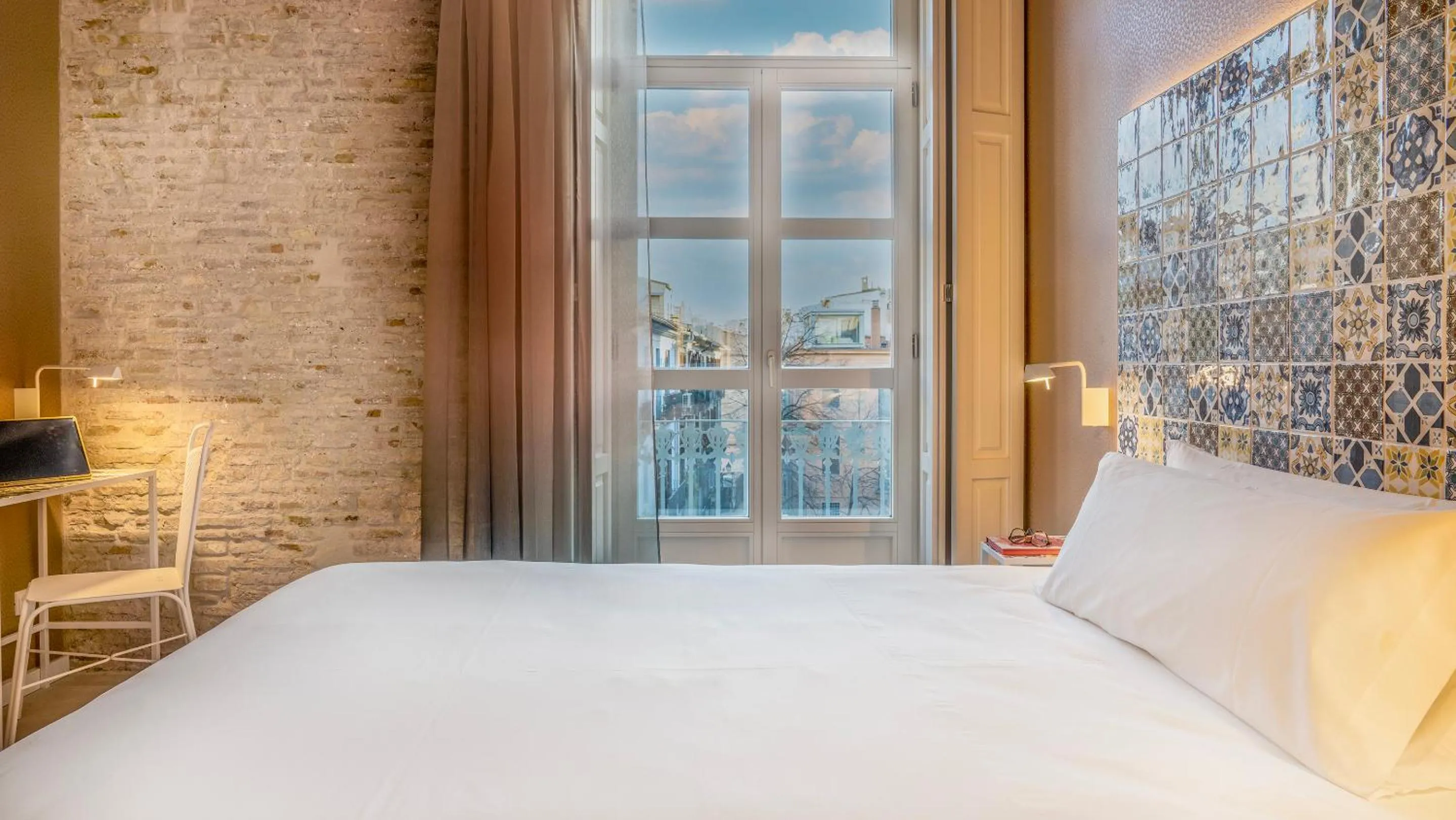 View (from property/room), Bed in Axel Hotel Valencia - Adults Only