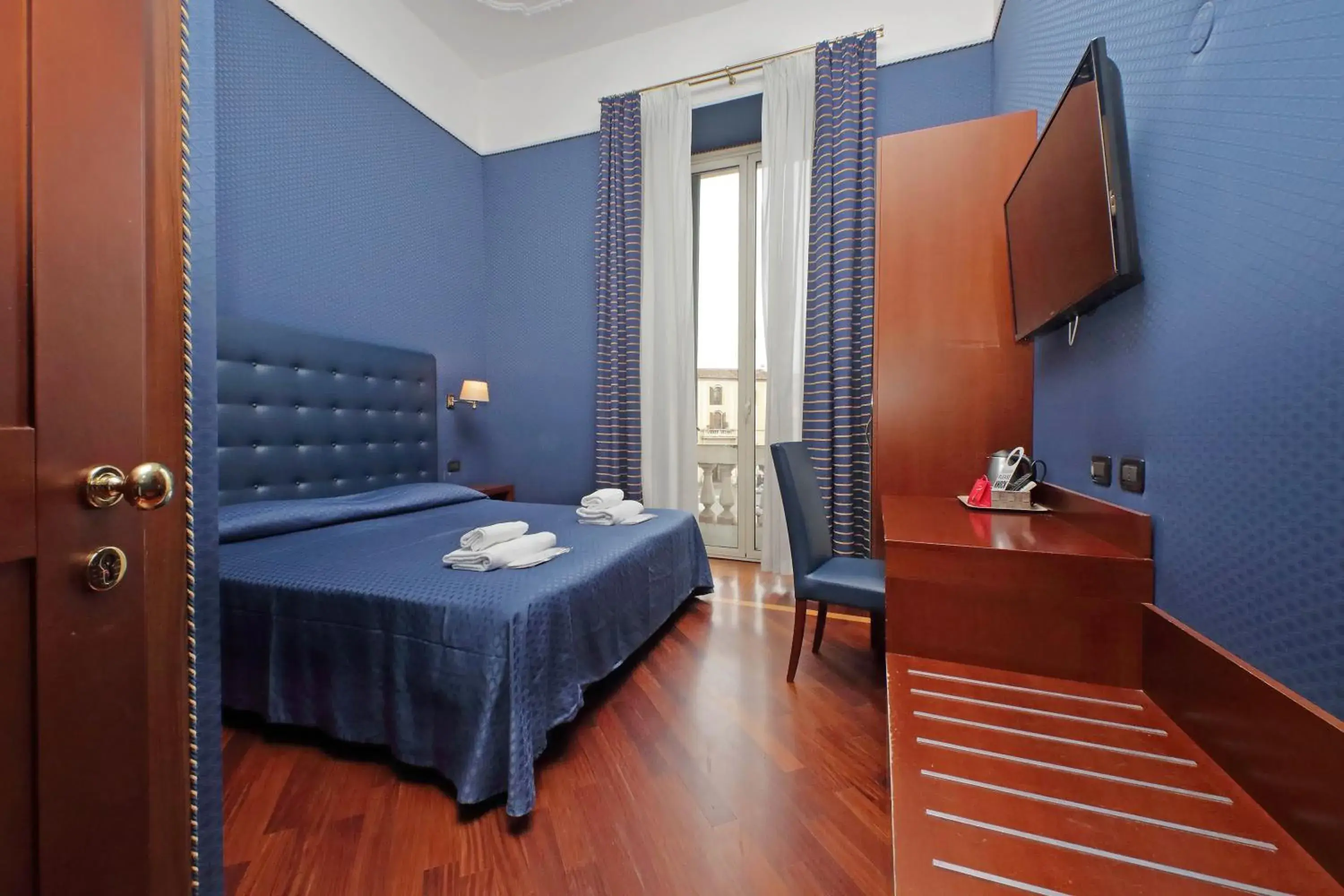 Double or Twin Room with City View in Domus Maggiore Double or Twin Room with City View in Domus Maggiore