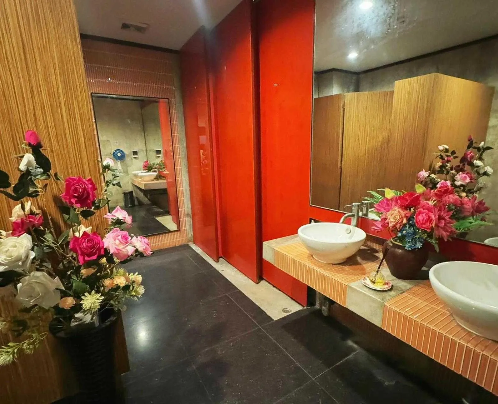 Other in Capital O 75514 Vasidtee City Hotel (Suphanburi)