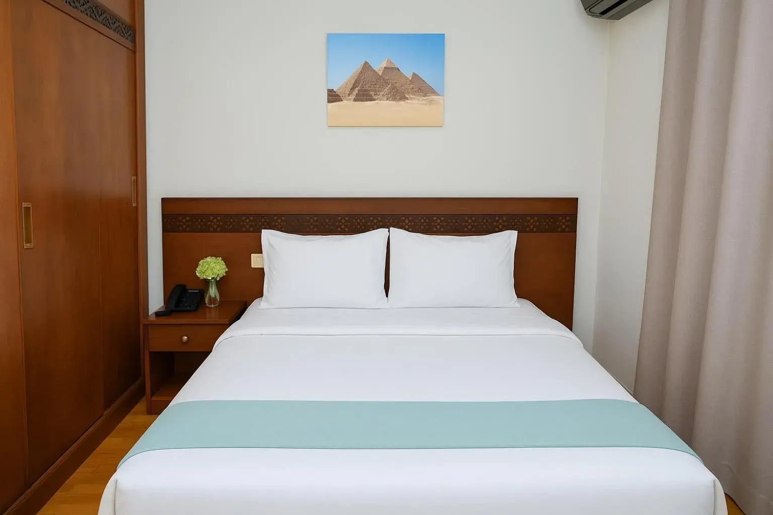 Single Room with Private Bathroom in Miramar Green Hotel -Talaat Harb Single Room with Private Bathroom in Miramar Green Hotel -Talaat Harb