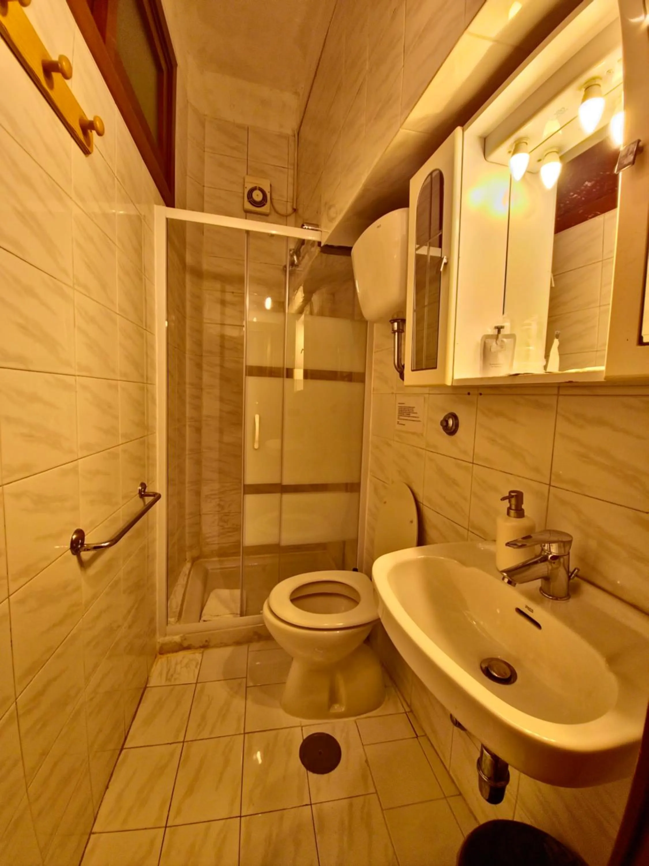Shower in Hotel Azzurra