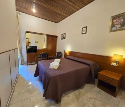 Double Room with Private Bathroom - single occupancy in Hotel Azzurra Double Room with Private Bathroom - single occupancy in Hotel Azzurra