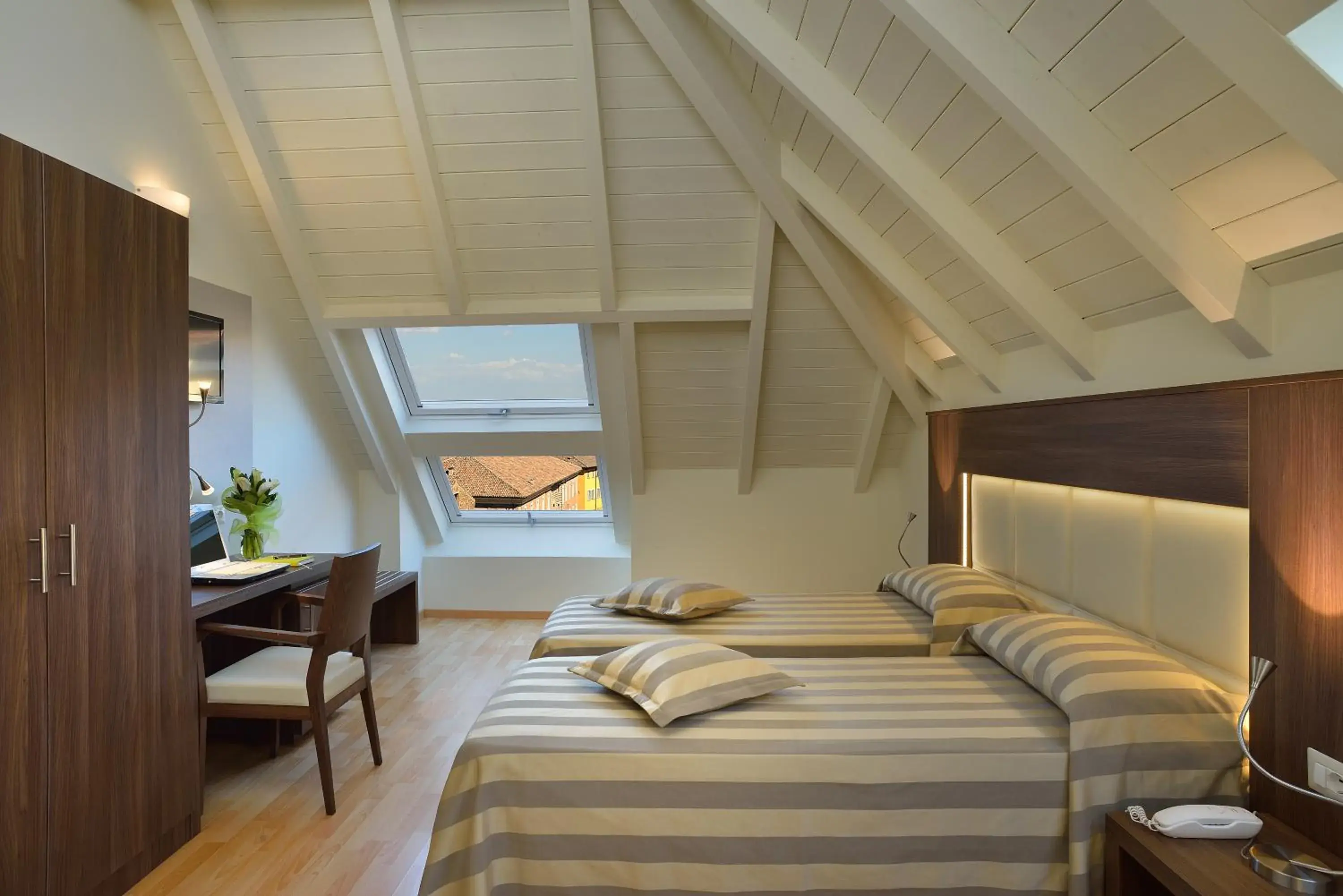 Photo of the whole room, Bed in Astor Hotel Photo of the whole room, Bed in Astor Hotel